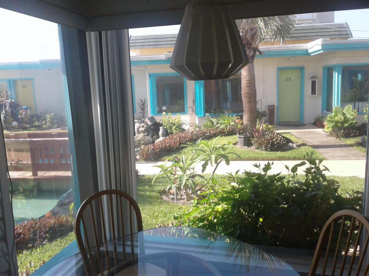 Island 2* Cocoa Beach