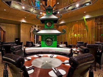 Hotel & Conference Center By Ihg 3*