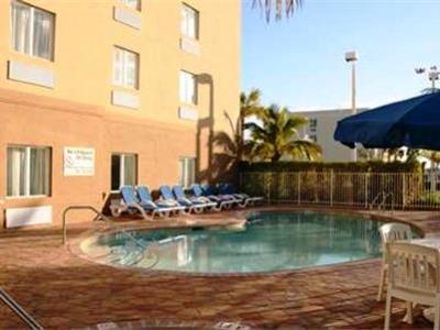 Hotel Hampton & - Pierce