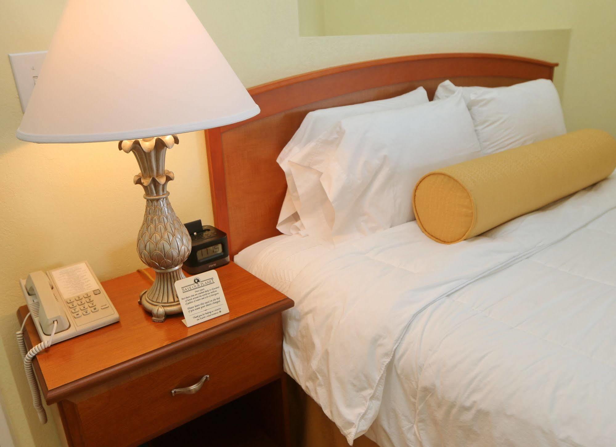 Waterfront 3*