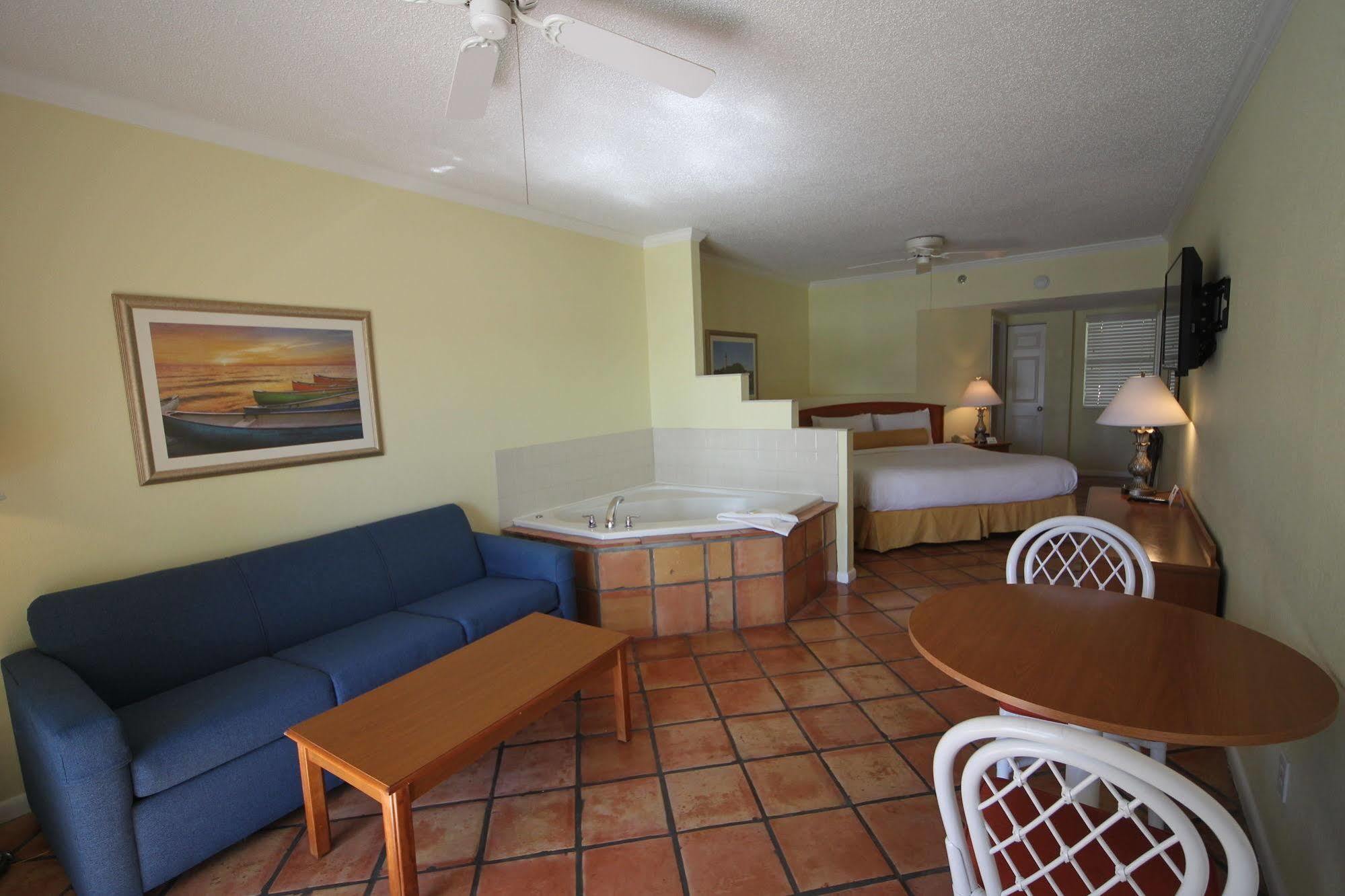 Waterfront 3*