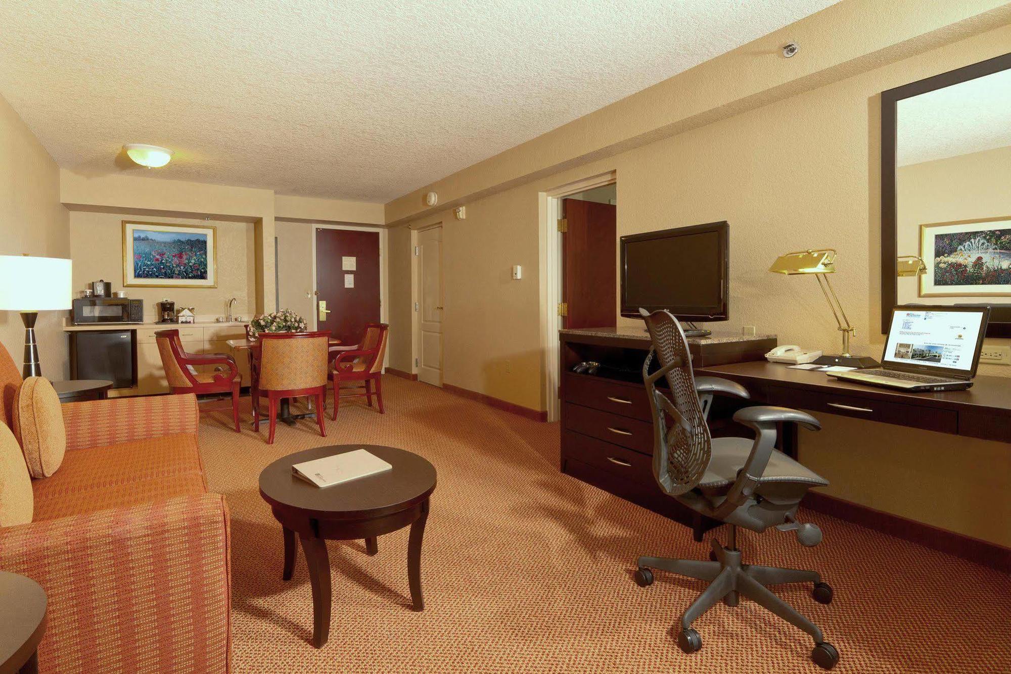 Hilton Garden Airport Hotel