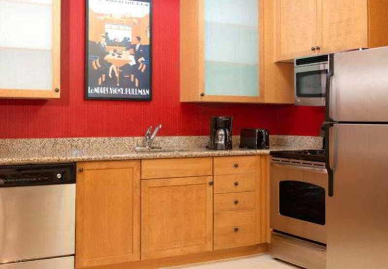 Residence Inn Melbourne 3*