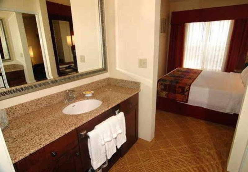 Residence Inn Melbourne 3*
