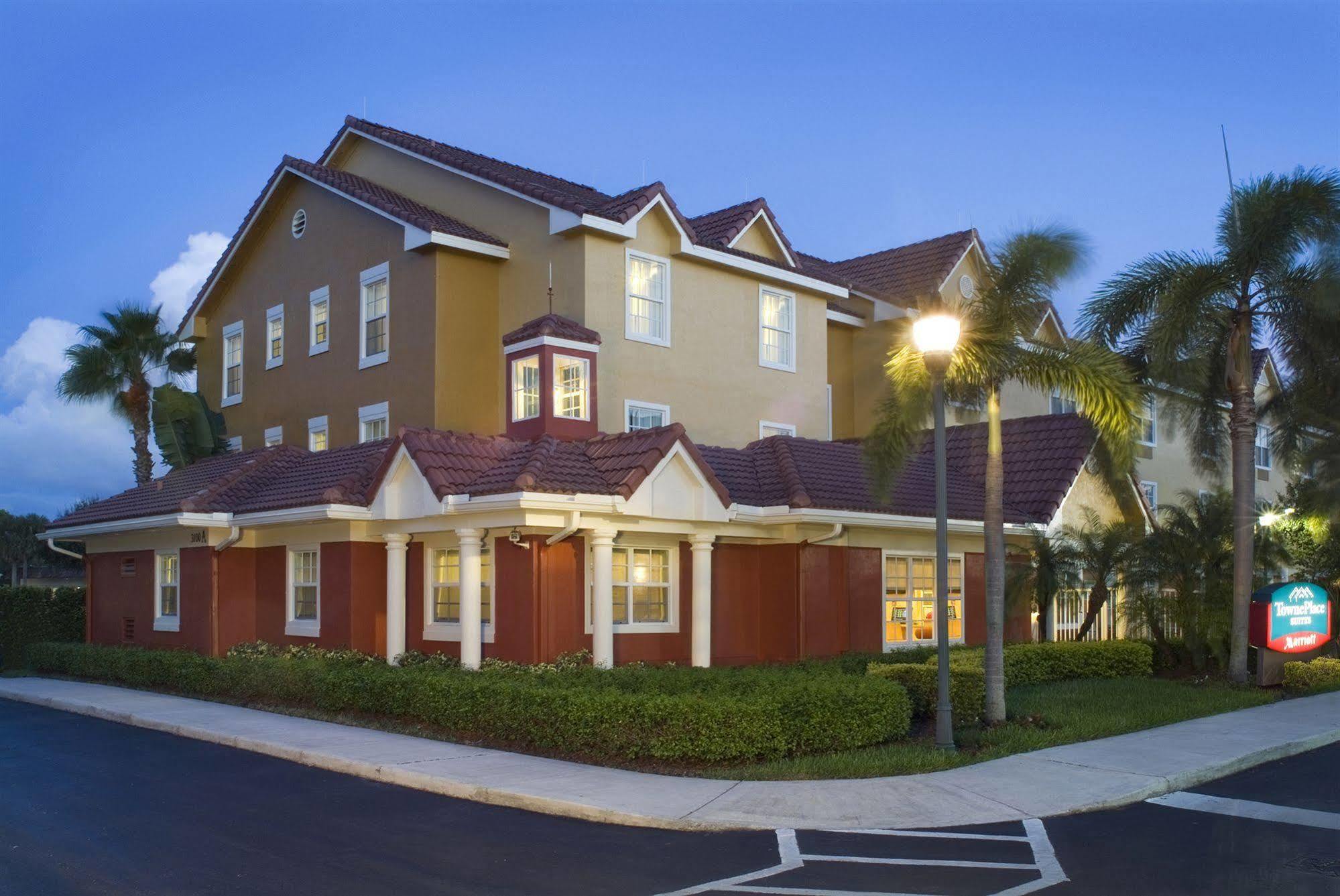 Towneplace Lauderdale West