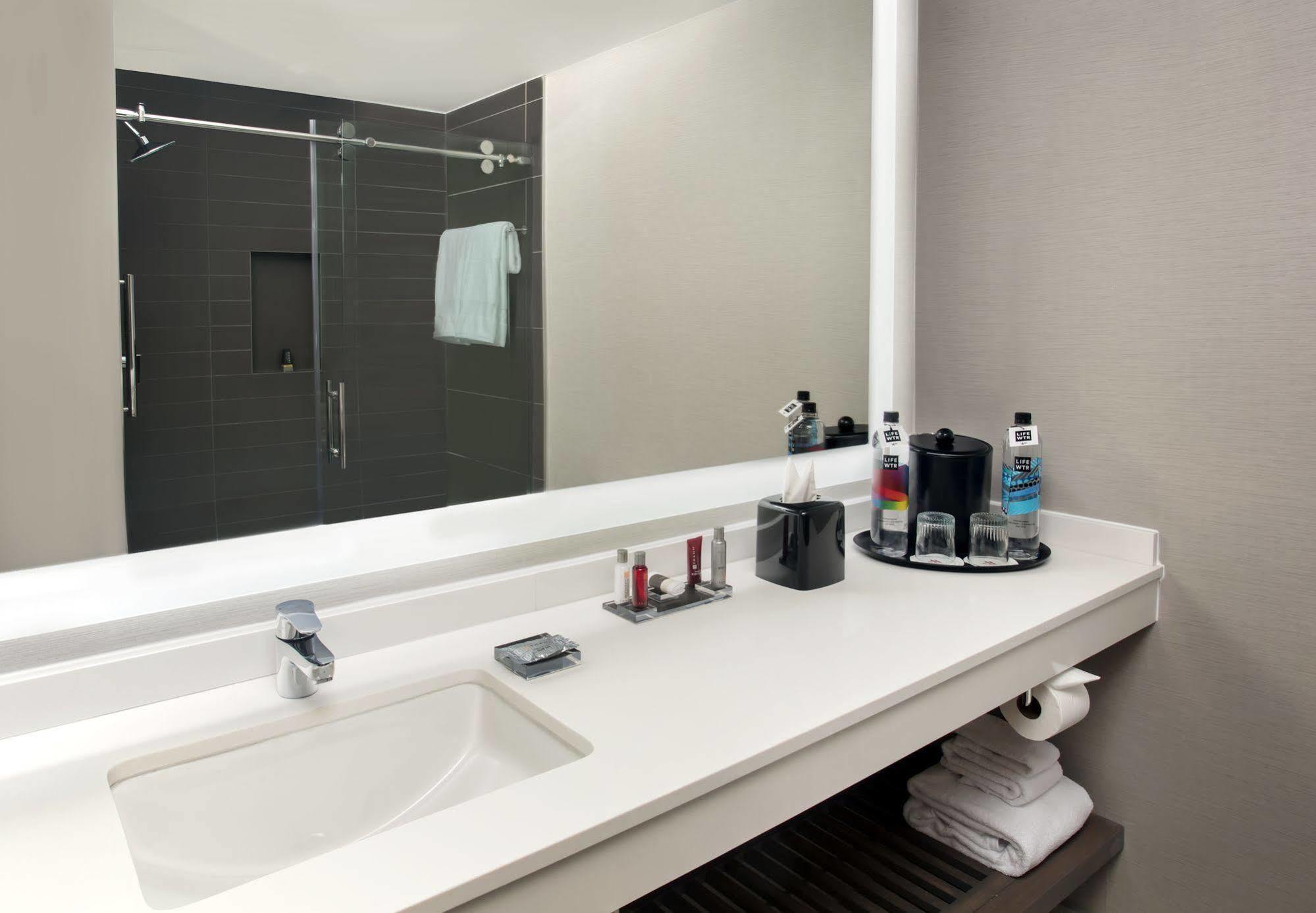 Lauderdale Marriott & Convention Center 4*