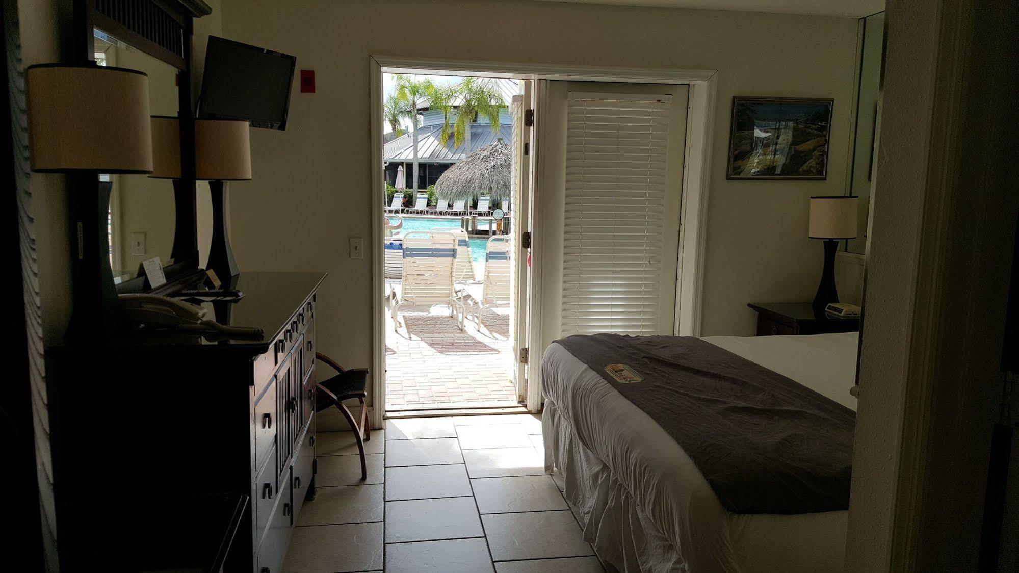 Paradise Lakes Resort, Clothing Optional - Adult Only Hotel