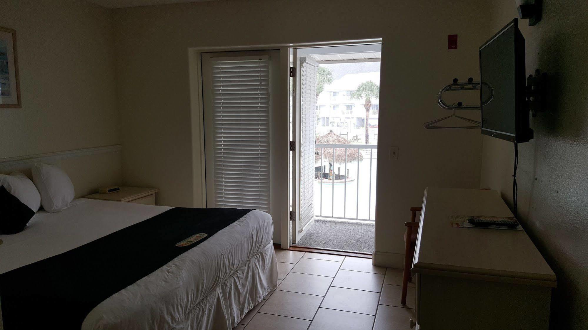 Paradise Lakes Resort, Clothing Optional - Adult Only 3* Land O' Lakes