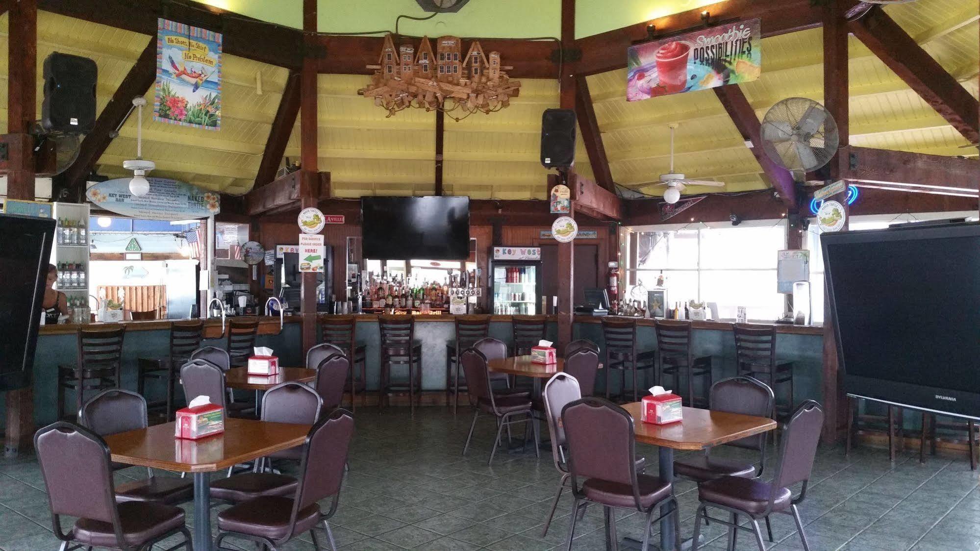 Paradise Lakes Resort, Clothing Optional - Adult Only Hotel Land O' Lakes