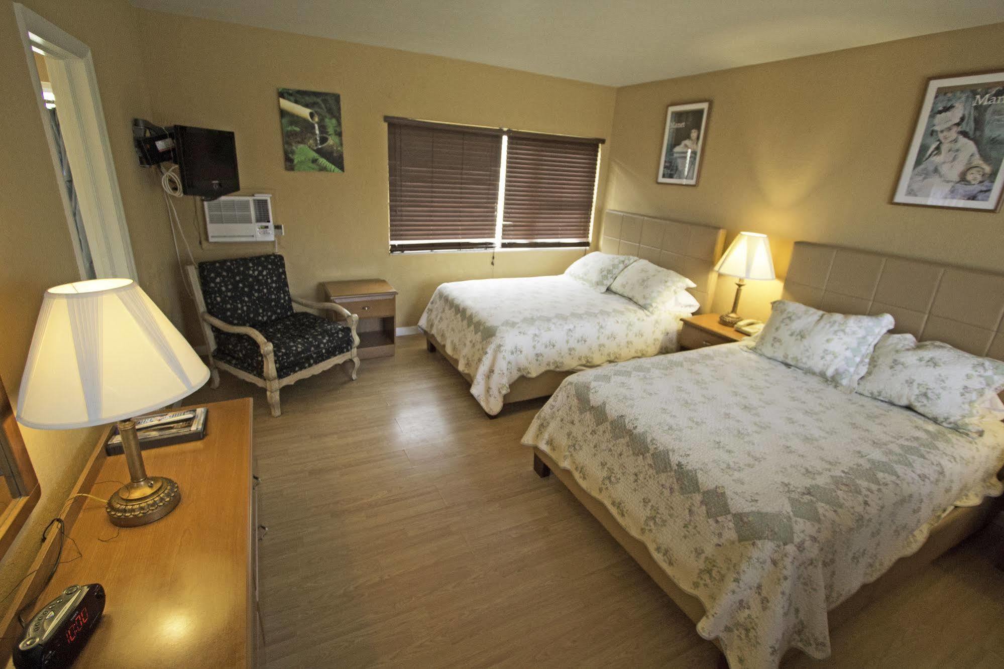 Hotel Ebb Tide