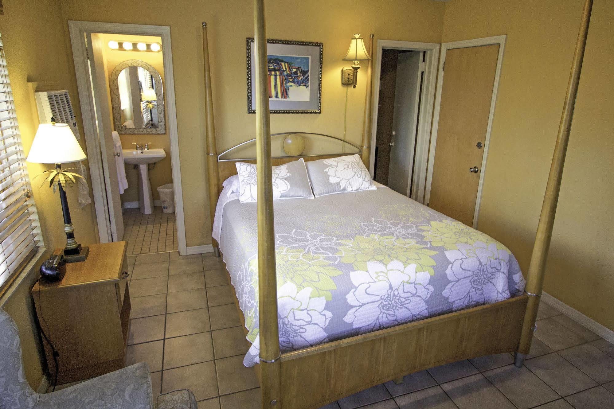 Ebb Tide 3* Pompano Beach