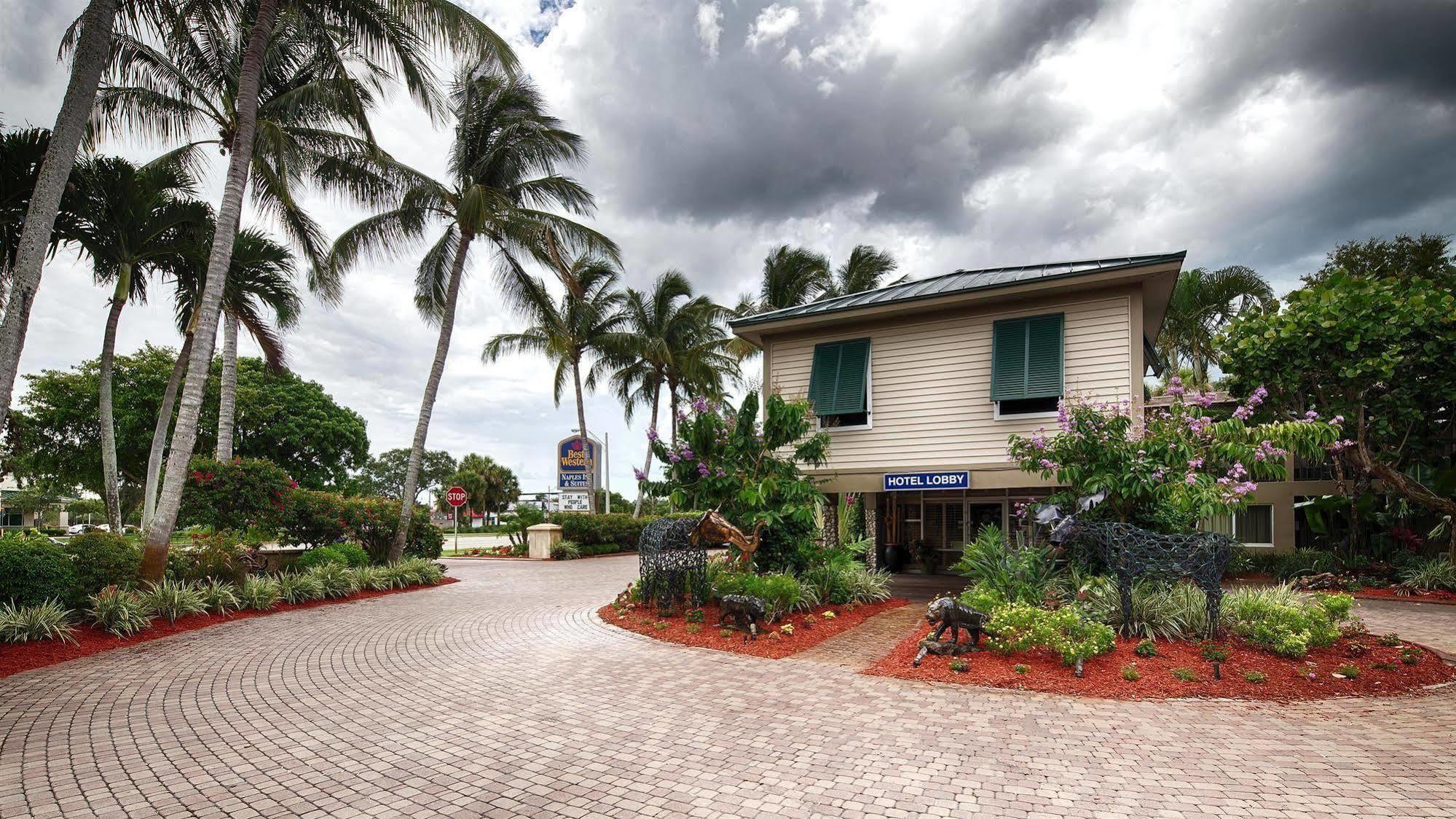 Hotel Western & Naples