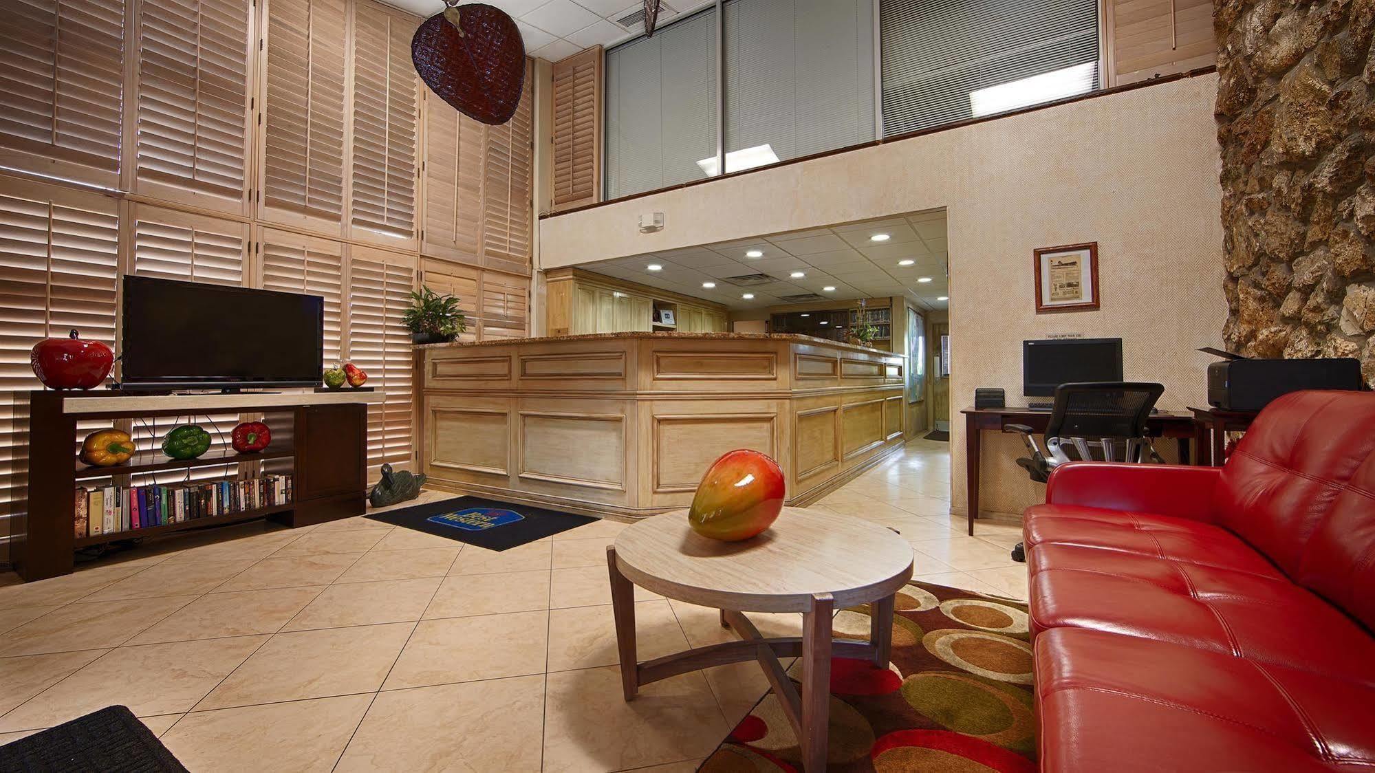 Hotel Western & Naples