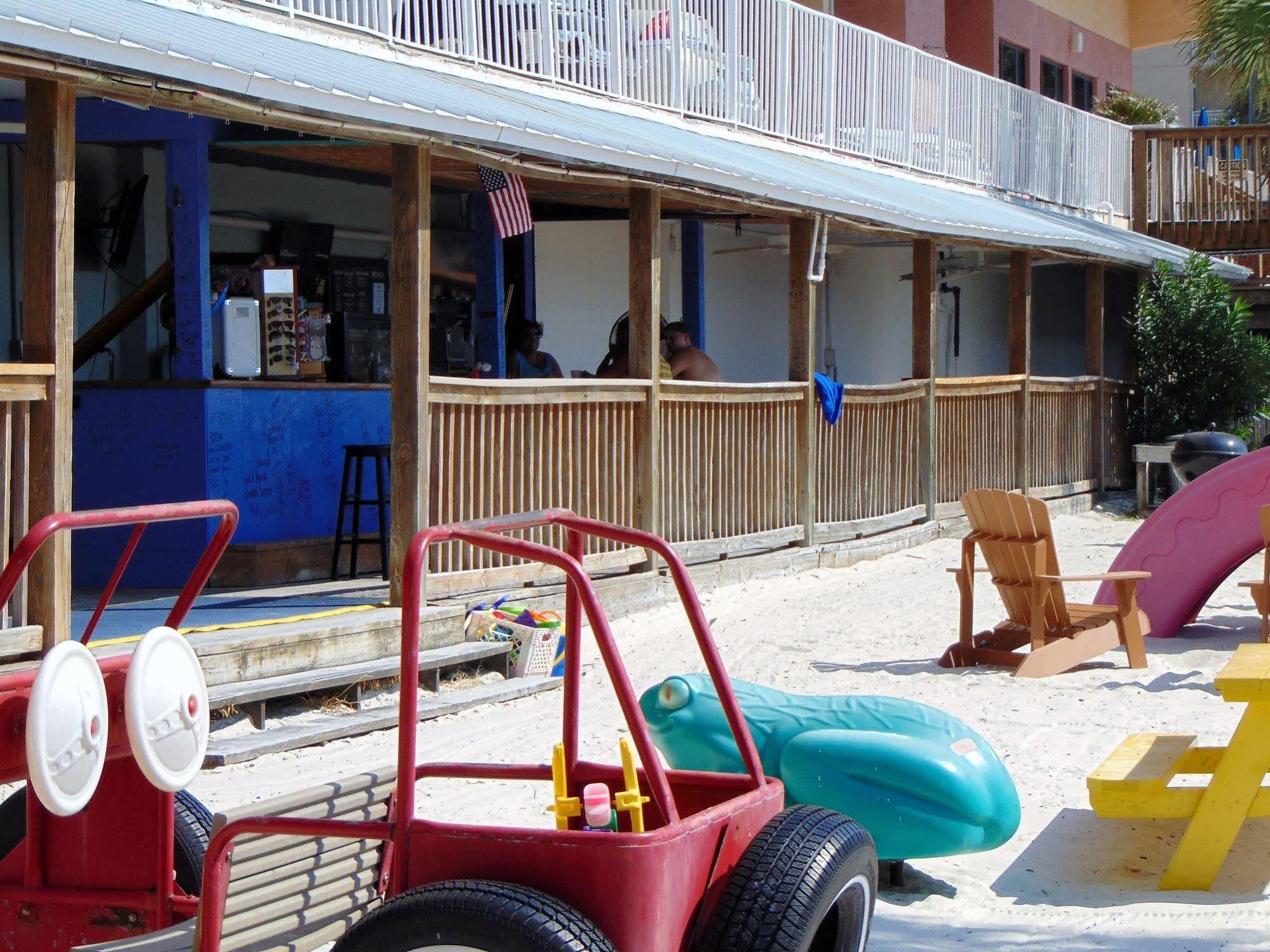 The Driftwood Hotel 2*