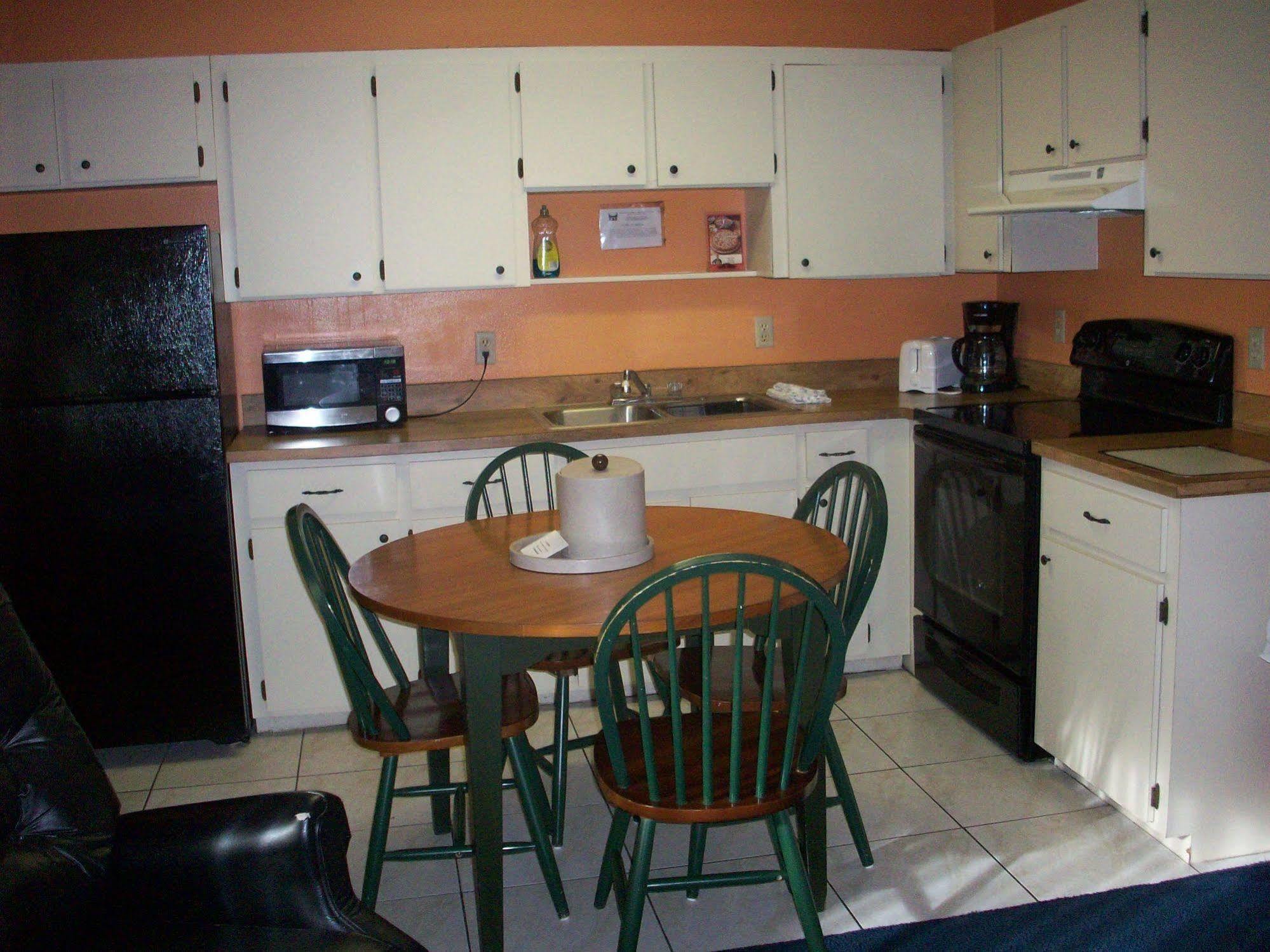 All-Suite Motel Motel 2*
