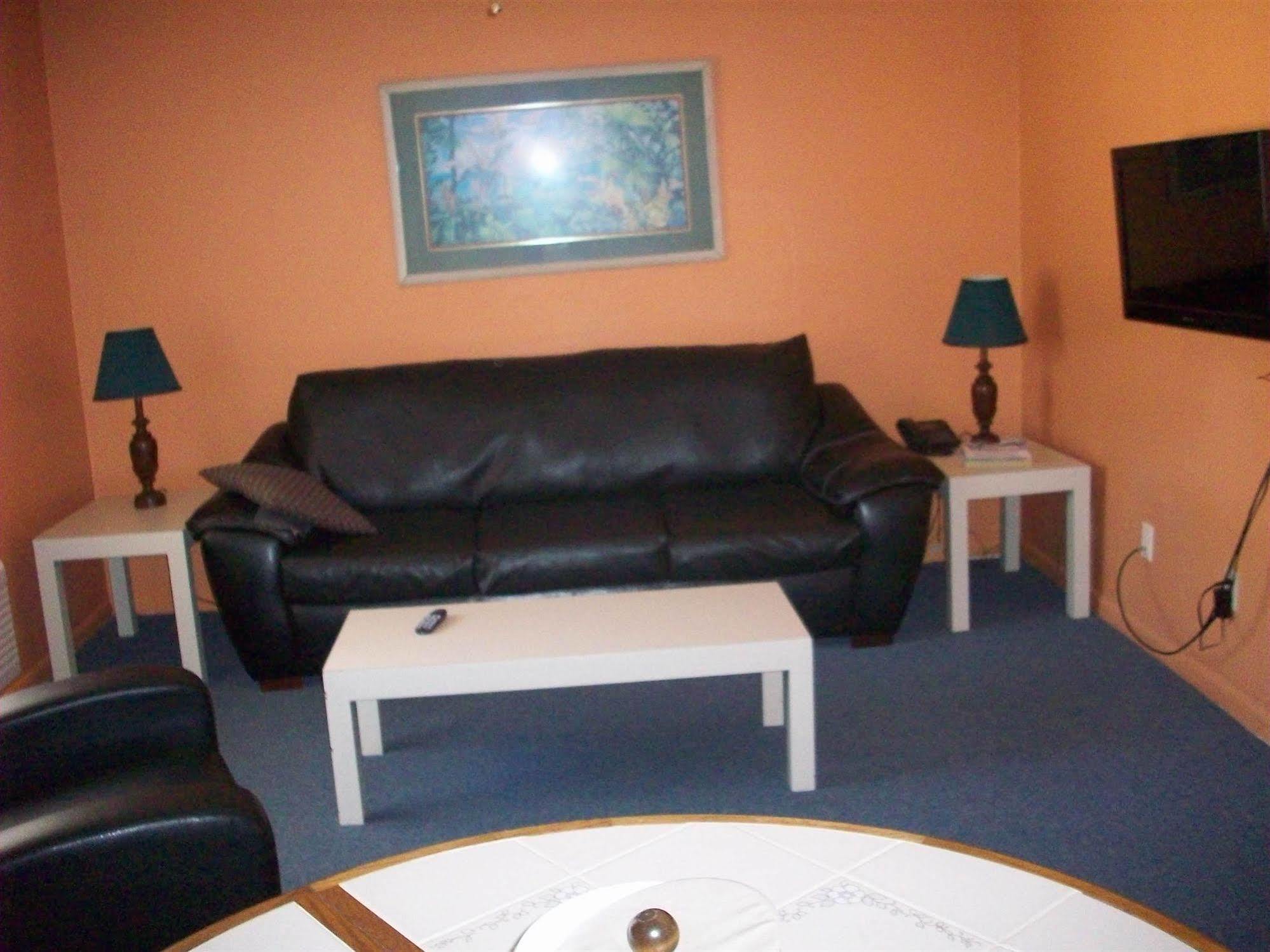 All-Suite Motel