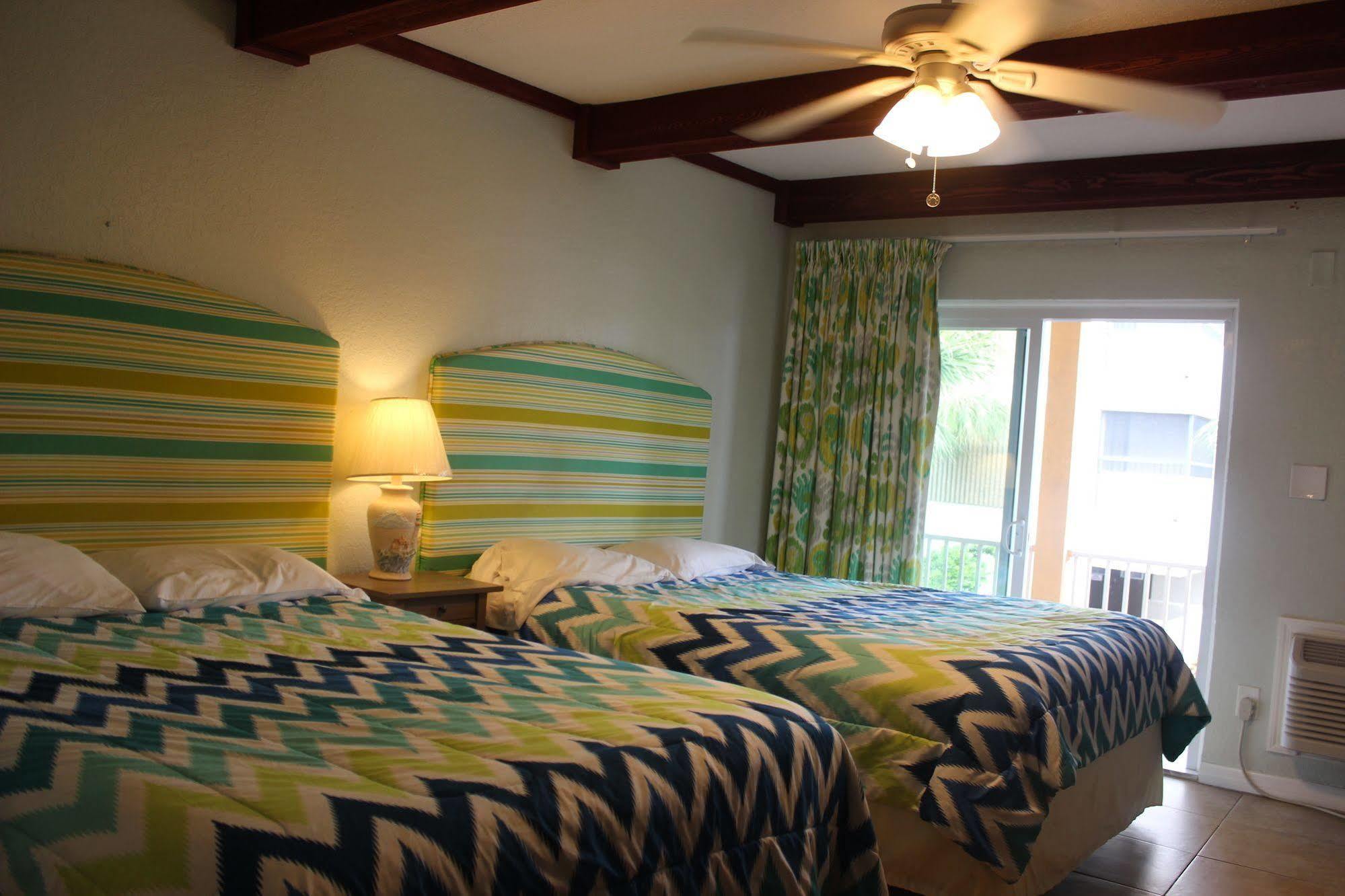 Motel Beach Suites