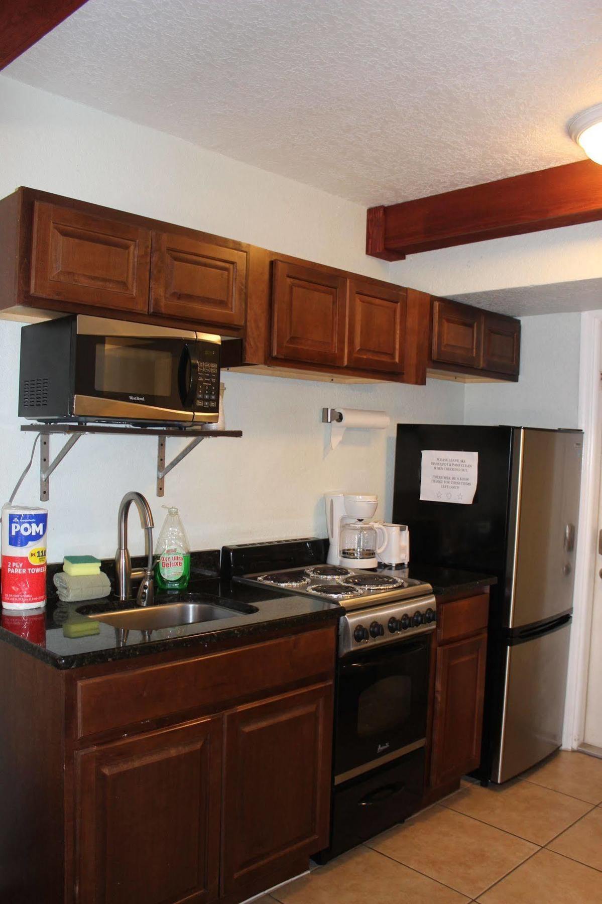 Beach Suites Motel 3*