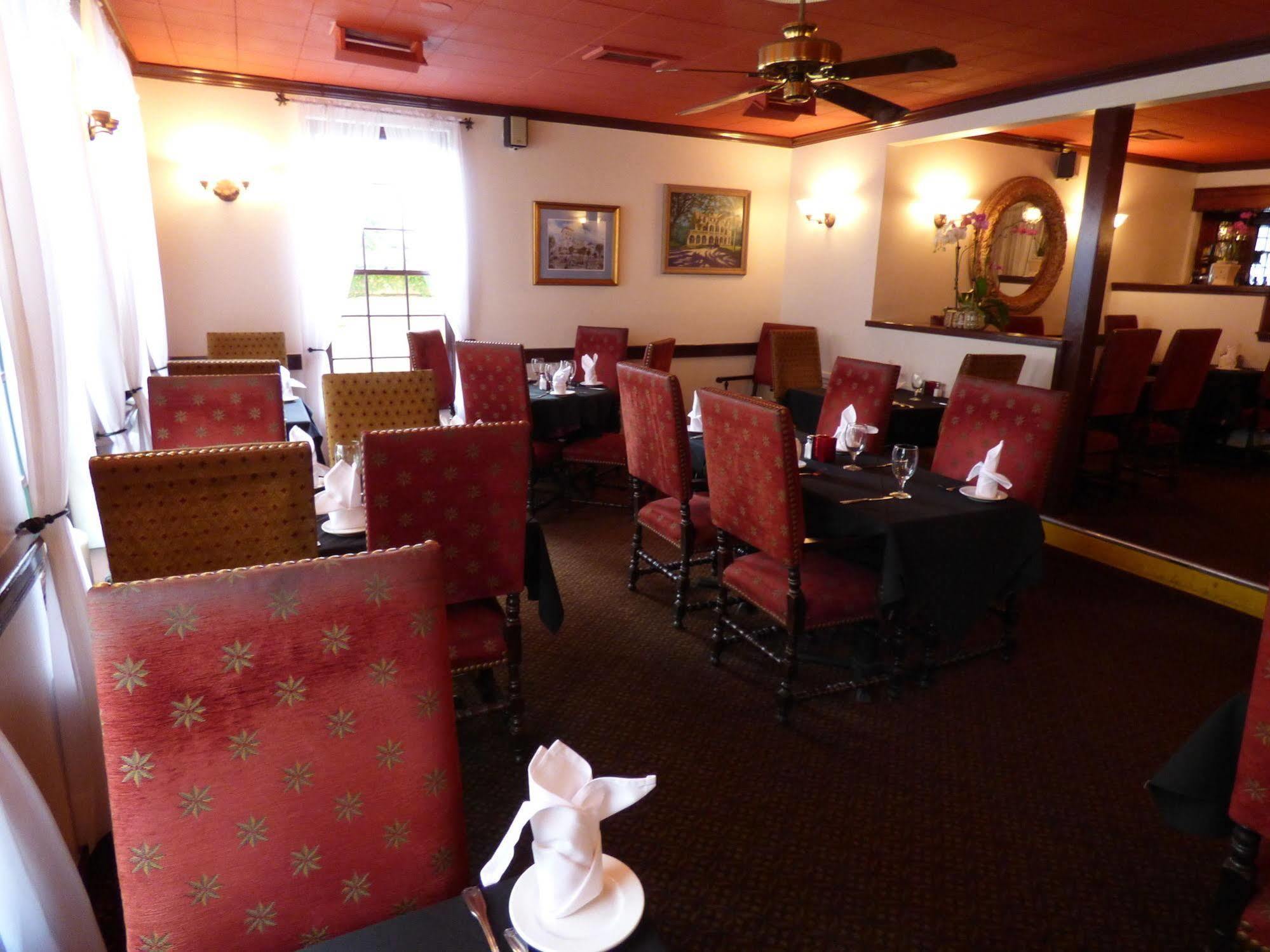 Bed & Breakfast Old House And Restaurant
