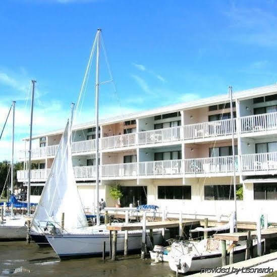 Cedar Cove Beach And Yacht Club