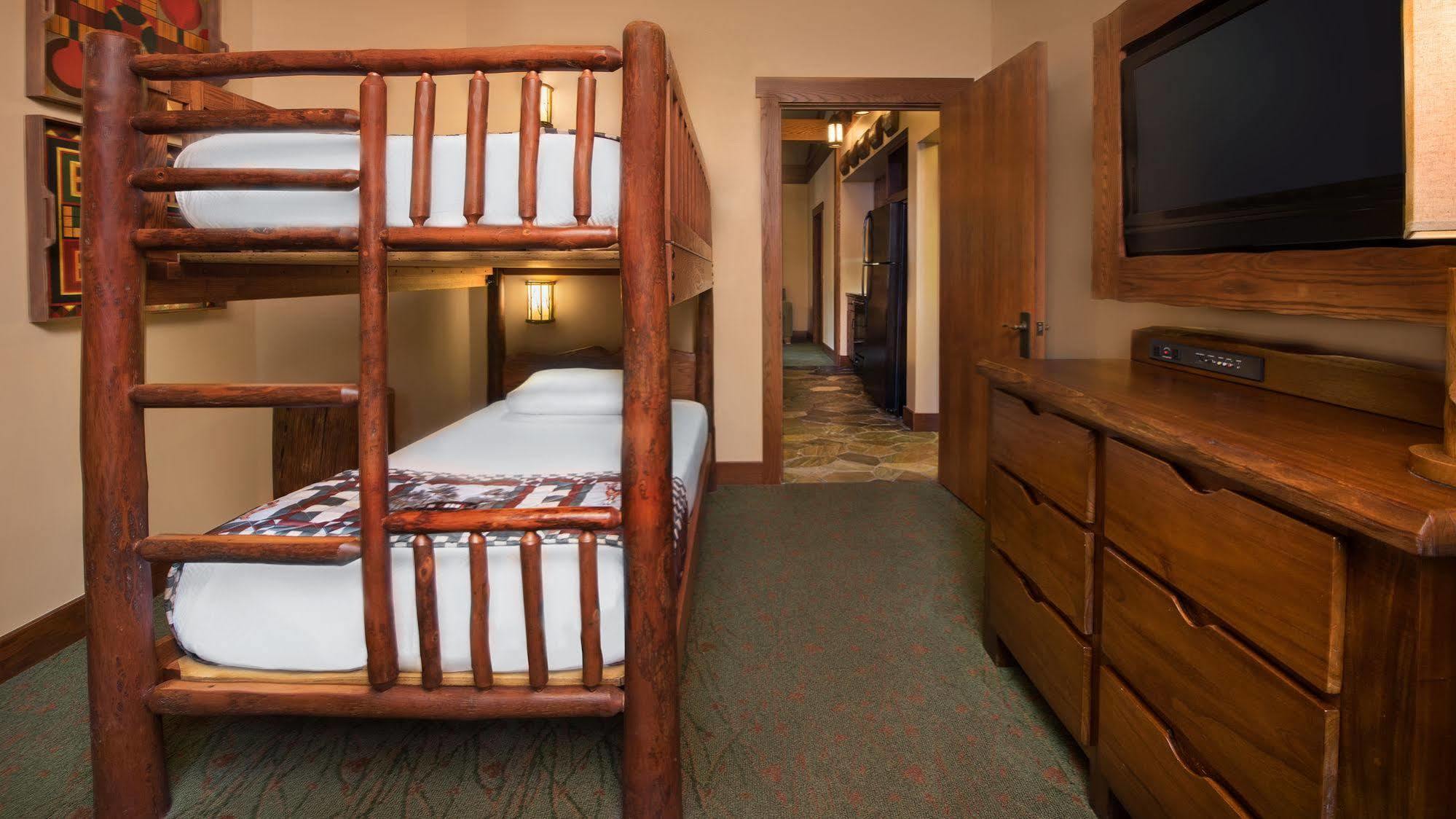 Disney's Saratoga Springs &