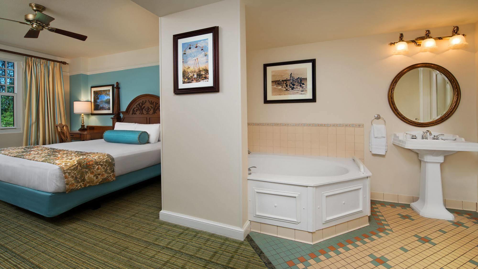Disney's Saratoga Springs & Hotel Lake Buena Vista