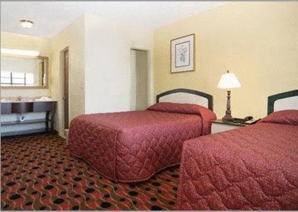 Econo And Lauderdale Hotel 2*