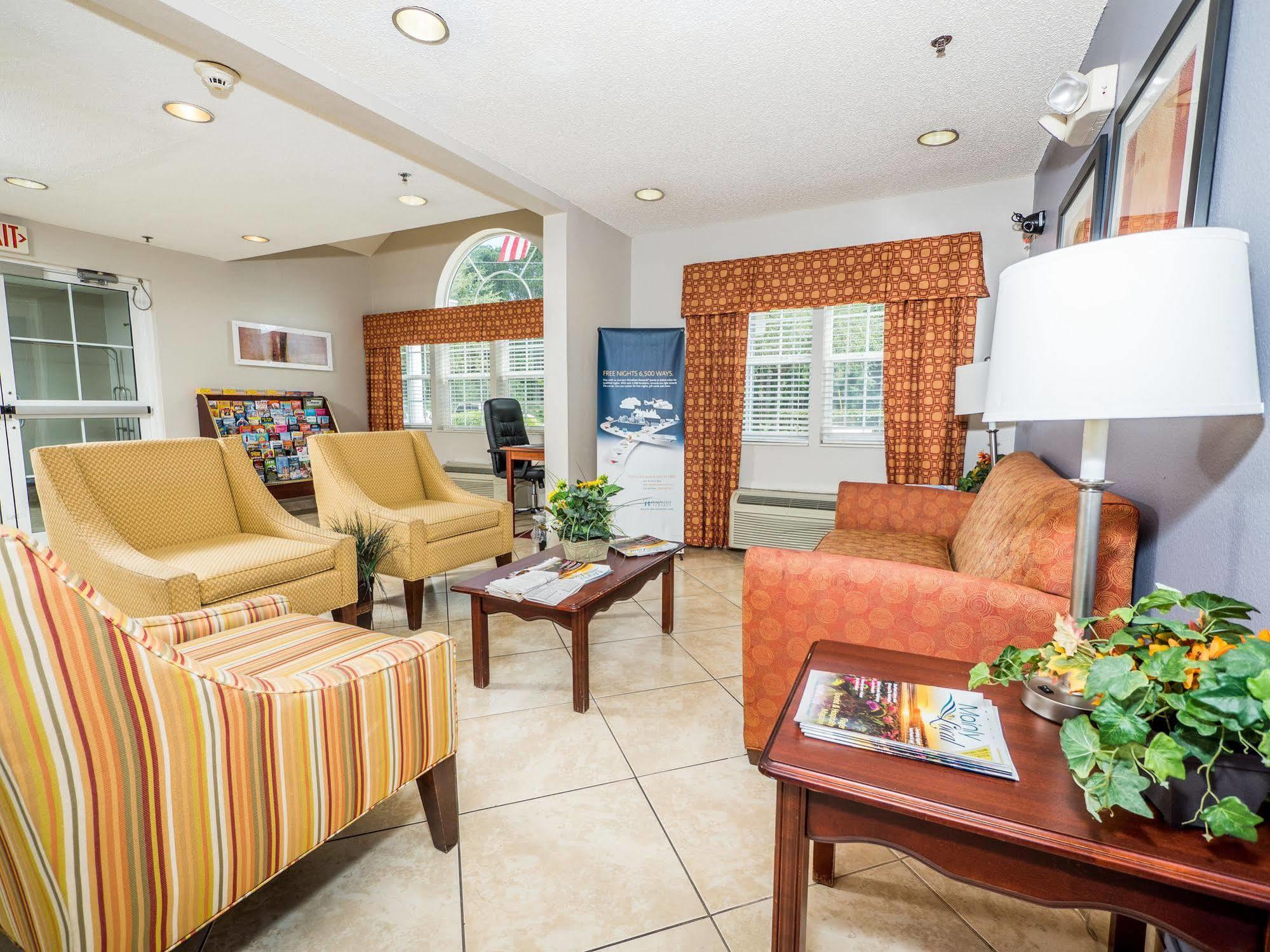Microtel & By Wyndham I-95 Hotel 2*