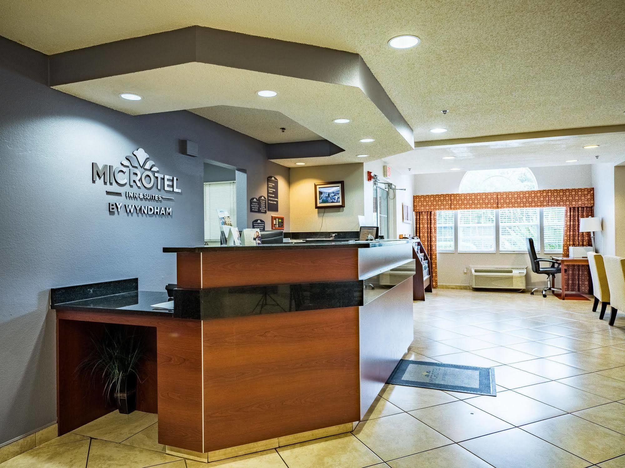 Microtel & By Wyndham I-95 2*
