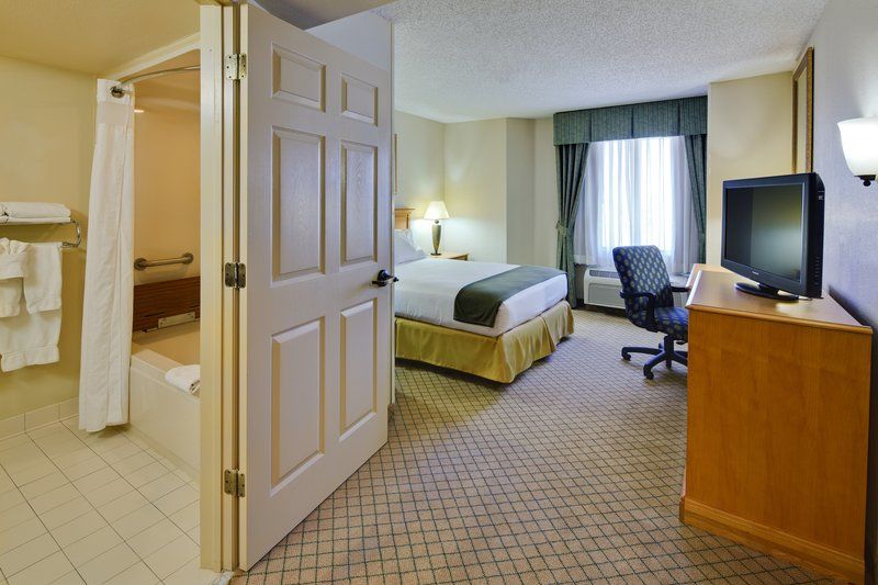 Hotel Express & - Nearest Universal By Ihg
