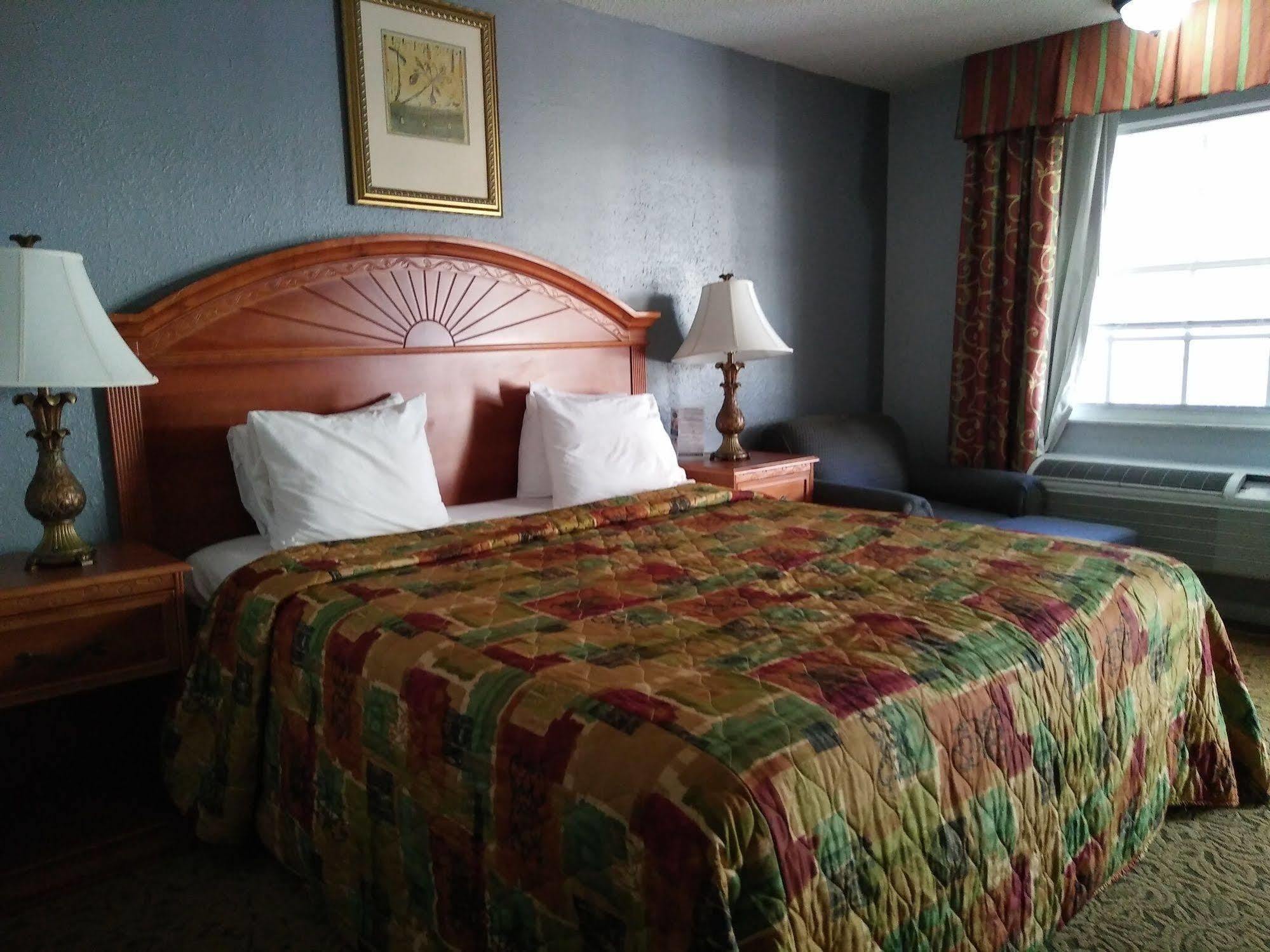 Motel Travelodge By Wyndham 2*