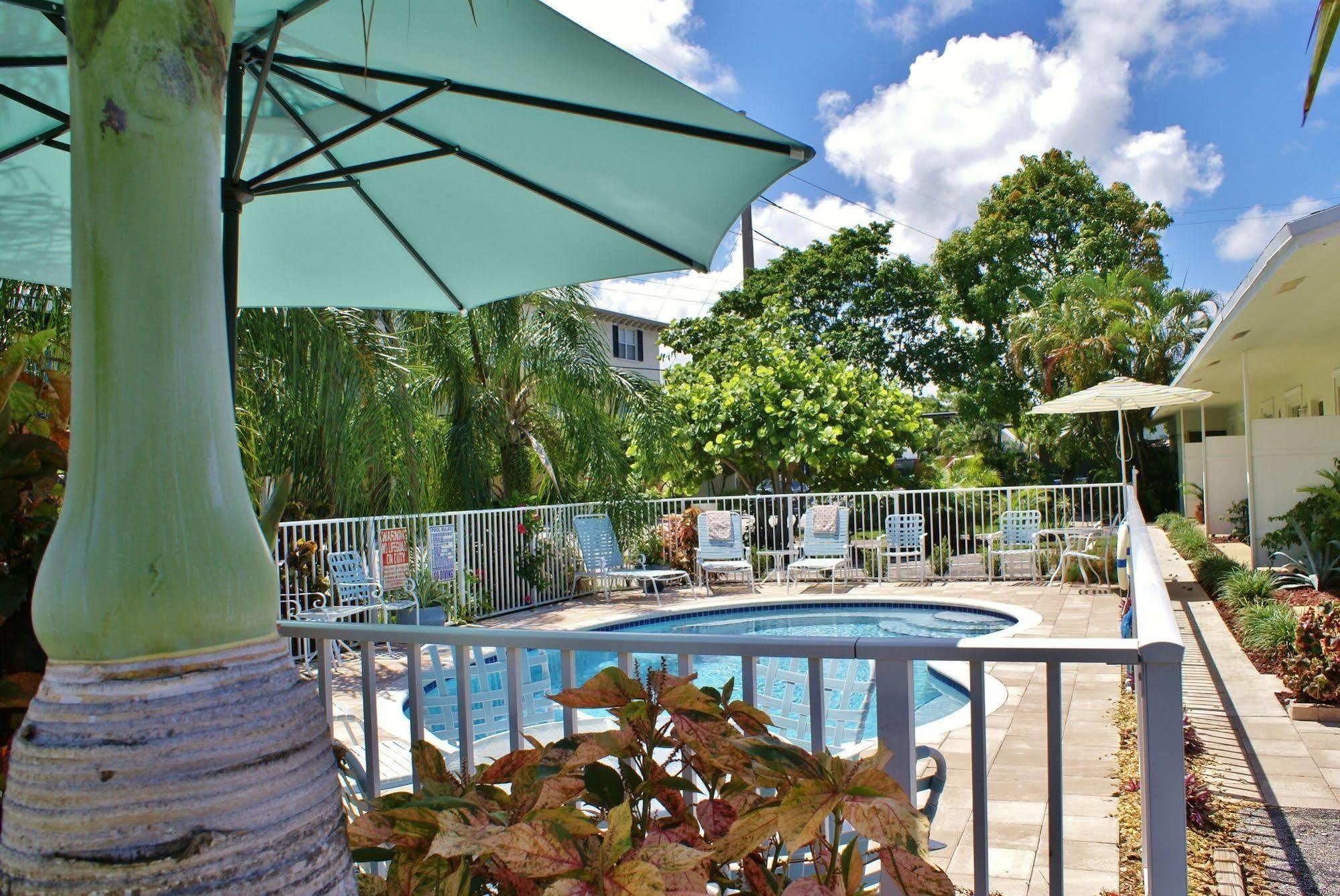 Island Sands Hotel
