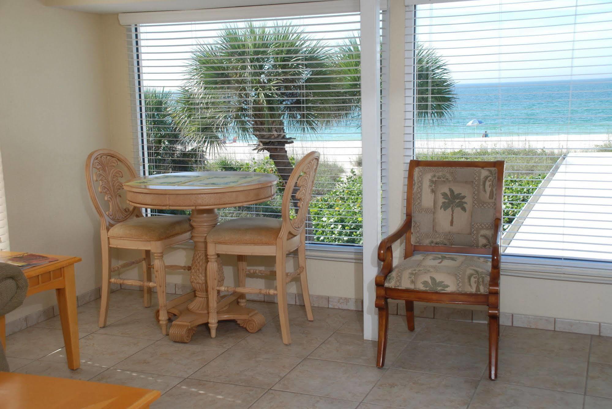 A Retreat On Casey Key Aparthotel
