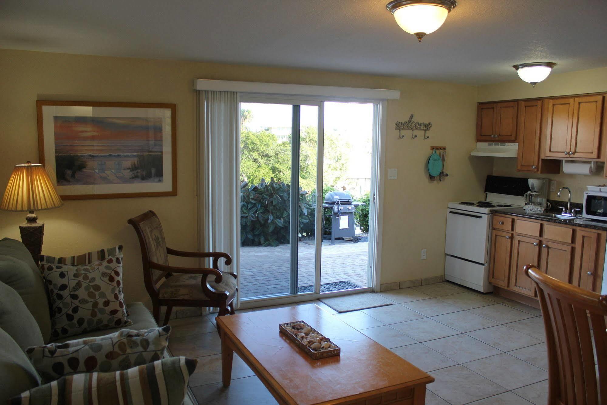 A Retreat On Casey Key Nokomis
