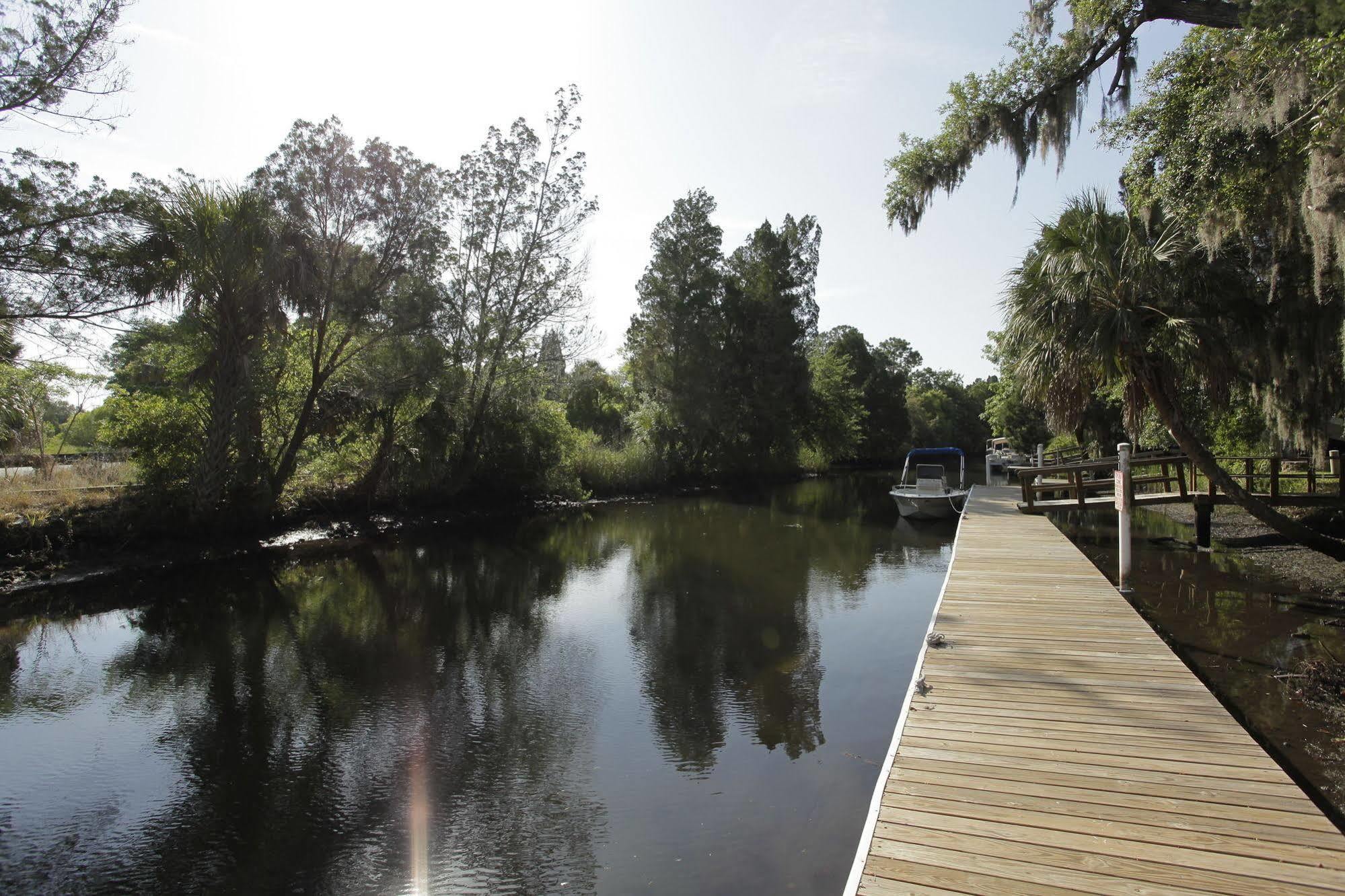 Hotel Crystal Isles Rv Crystal River
