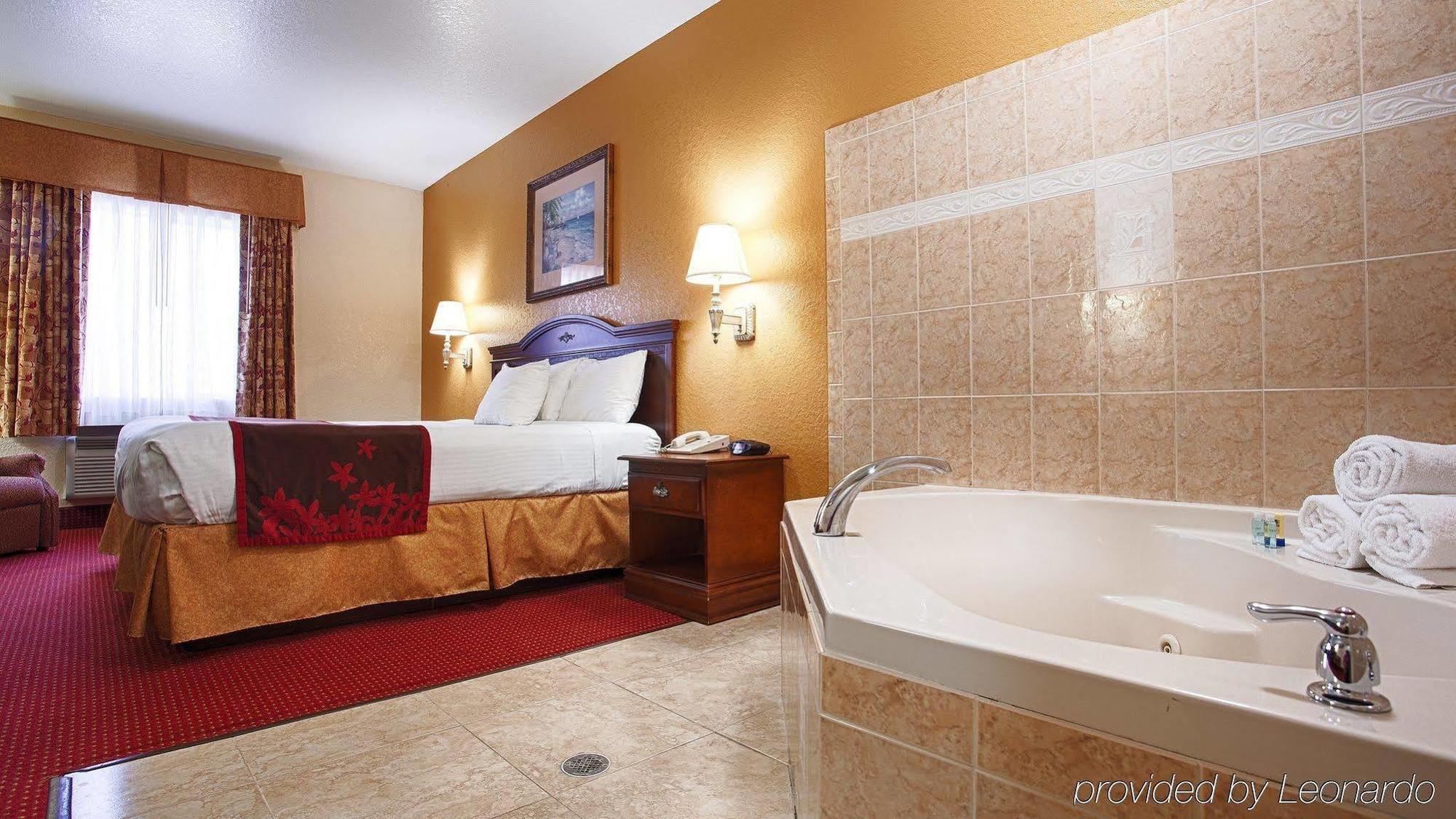 Western Edgewater 3*