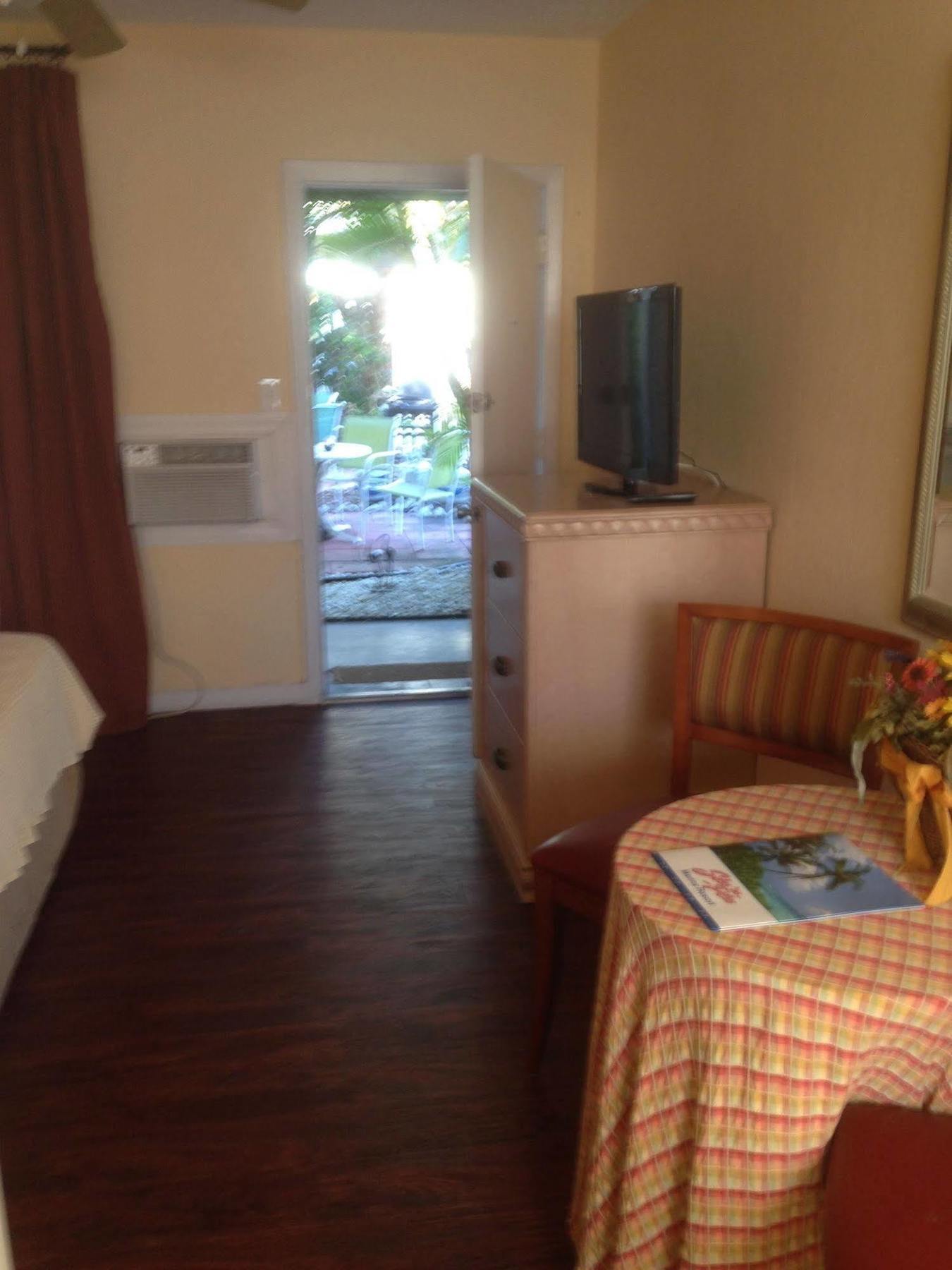 Amber Tides Motel 2*
