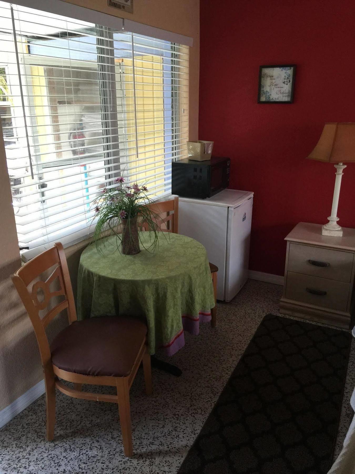 Amber Tides Motel Clearwater Beach