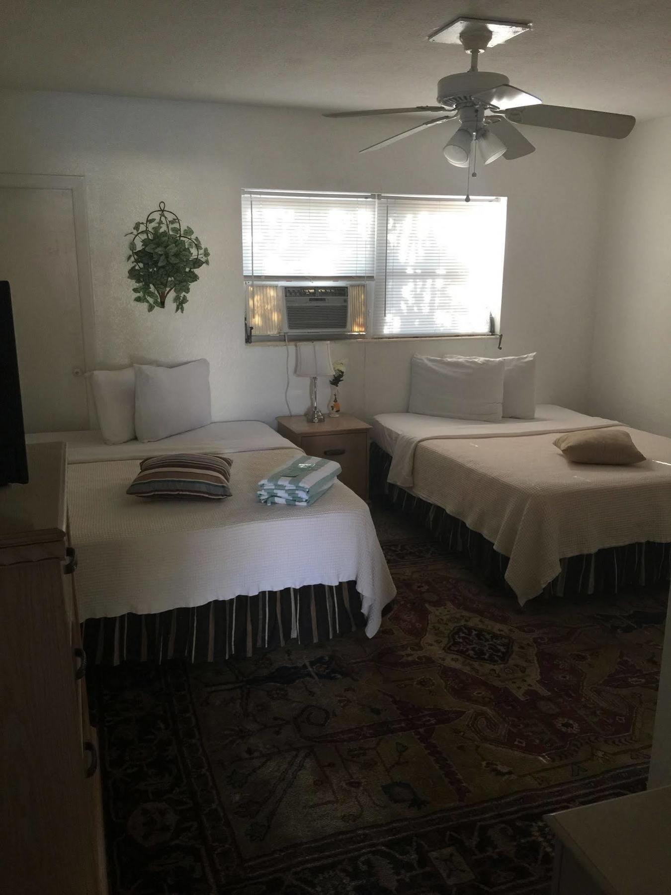 Amber Tides Motel 2*