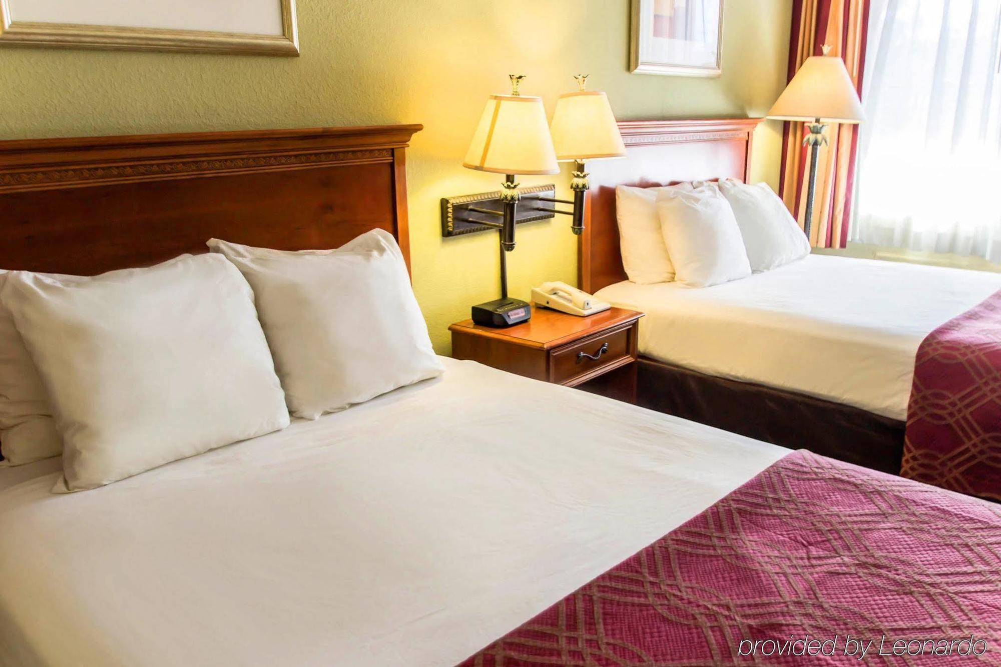 Stayable At Florida Mall Hotel