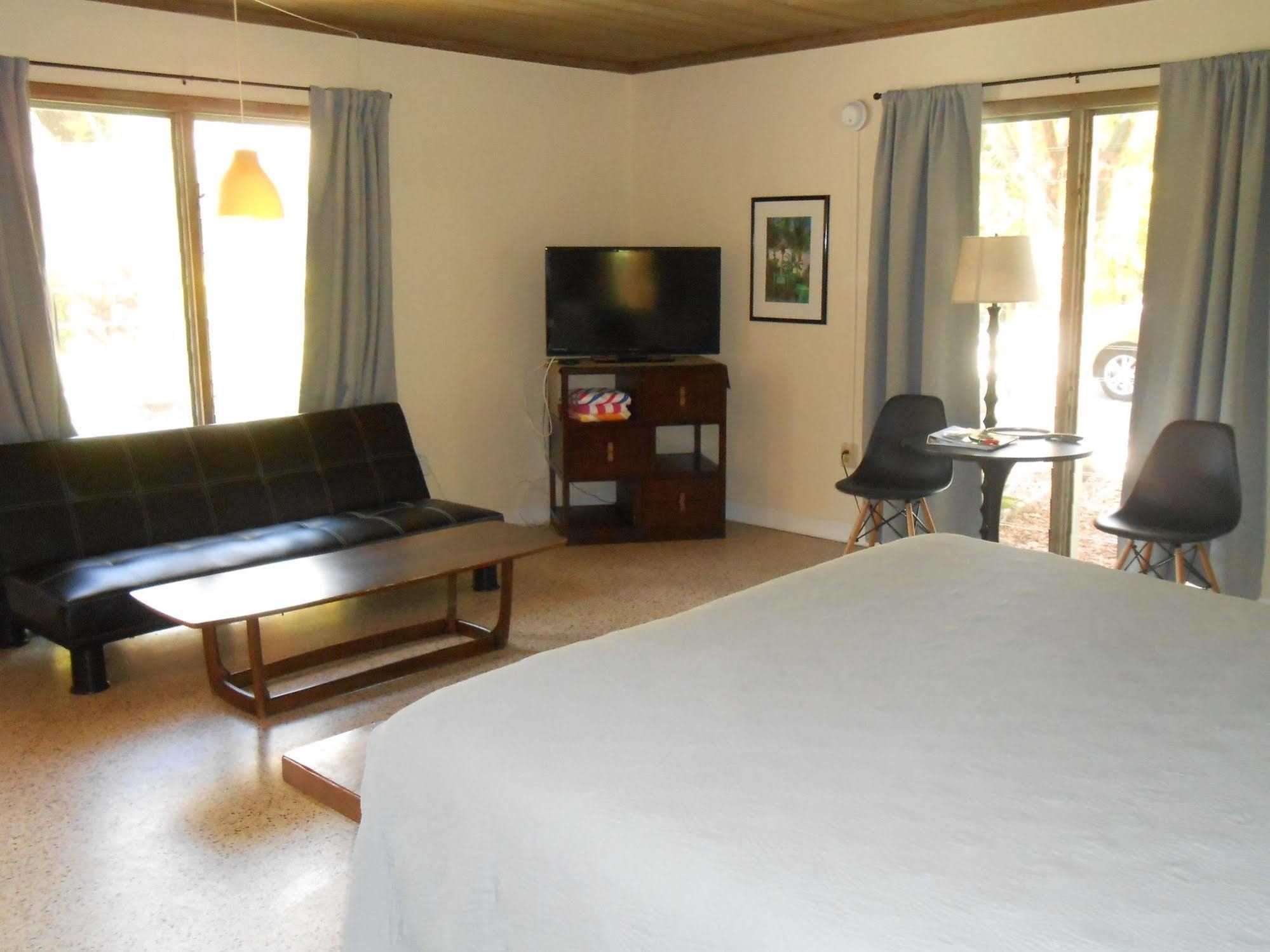 Inn Parrot Nest Sanibel