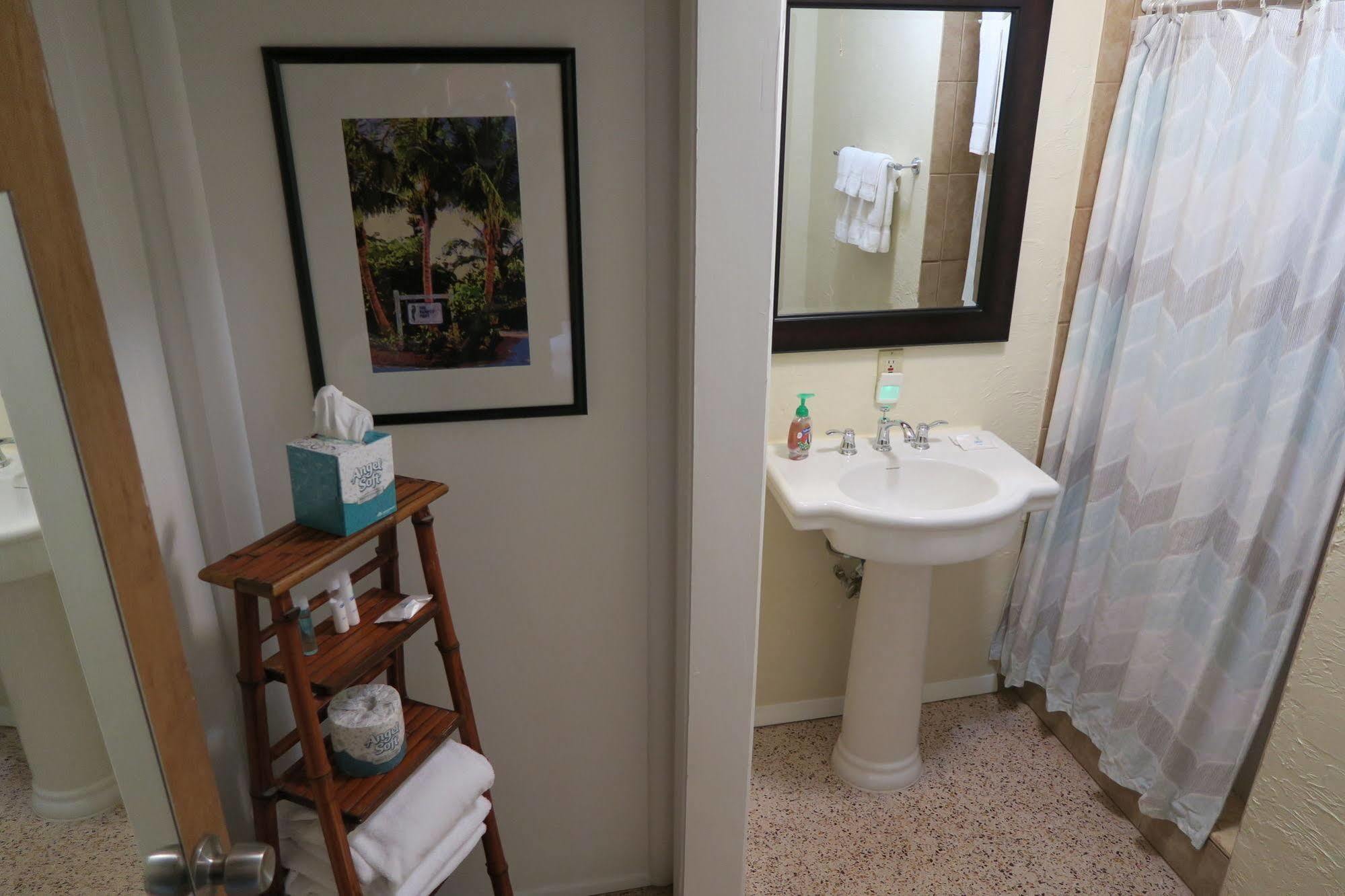 Inn Parrot Nest Sanibel