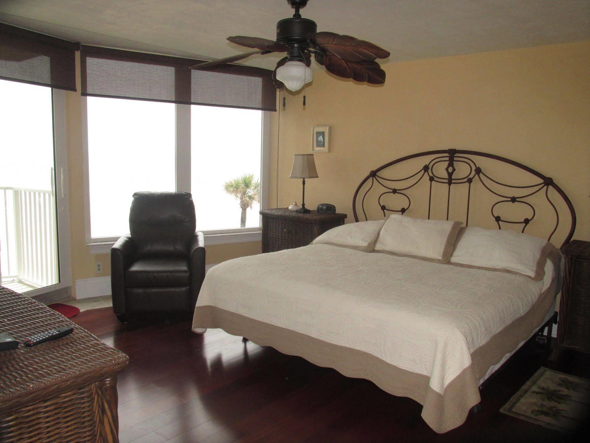 Shores Club Aparthotel