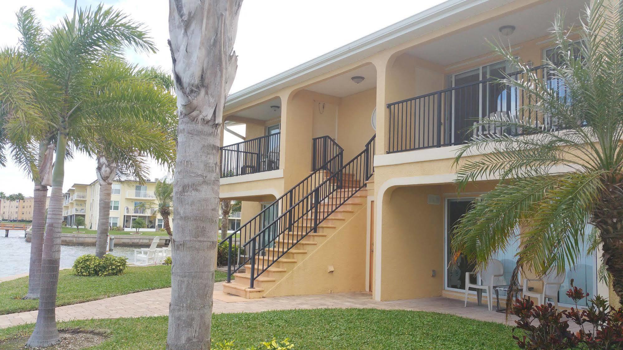 Coconut Villas 2*