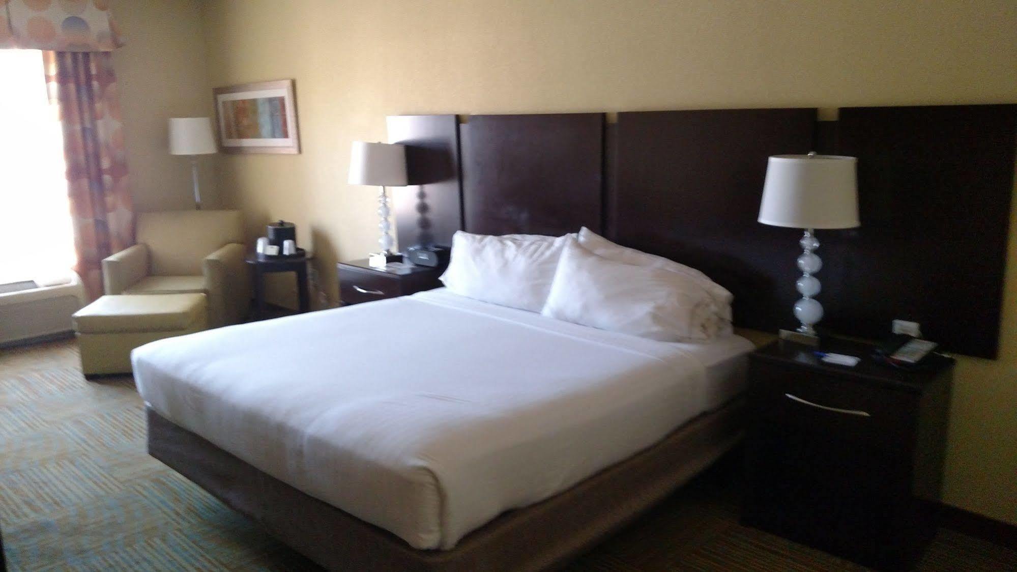 Hotel Express & Perry, An Ihg Perry