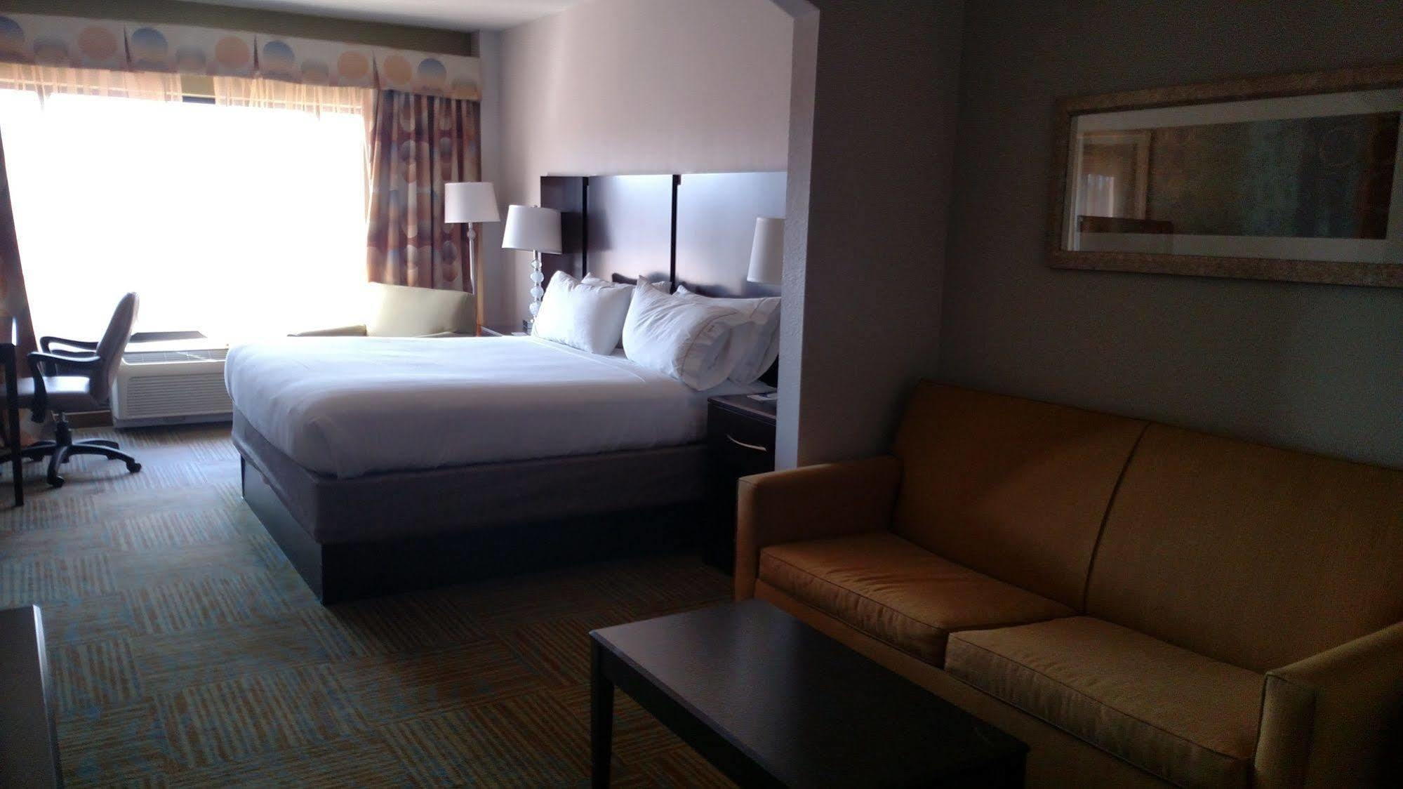 Hotel Express & Perry, An Ihg 2*