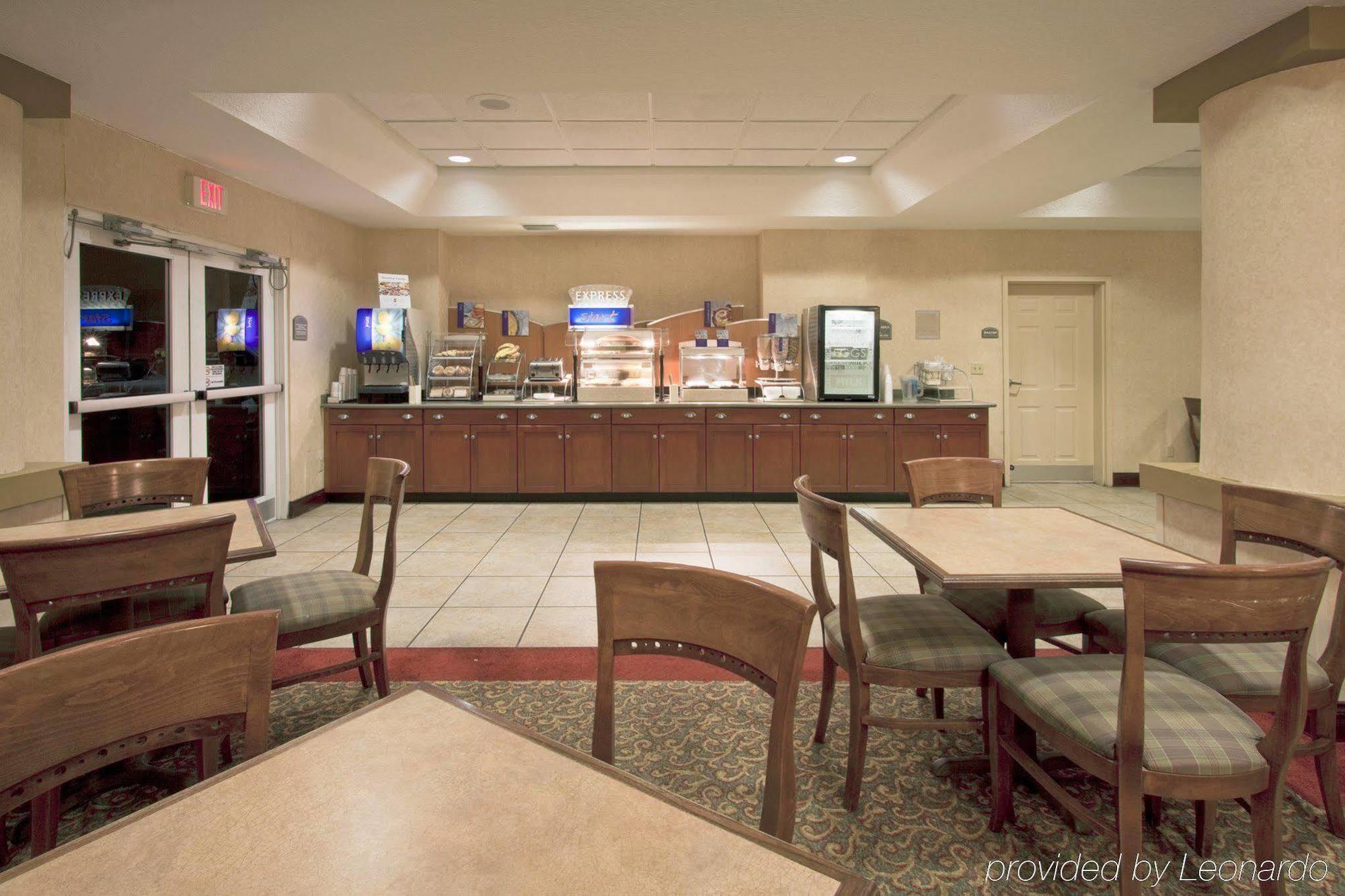 Express & International Airport By Ihg Hotel Orlando