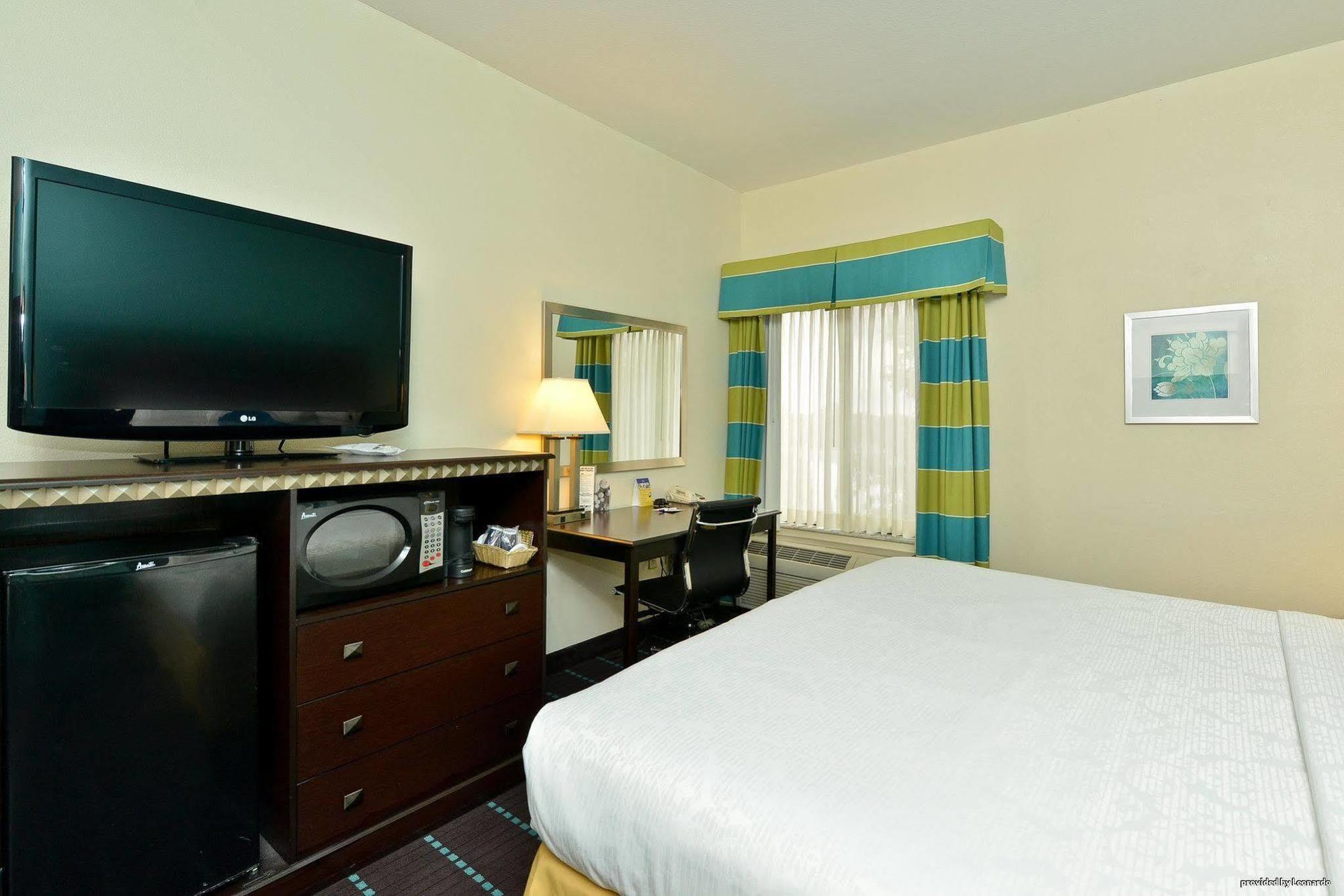 Western Airport/lake Mary Hotel