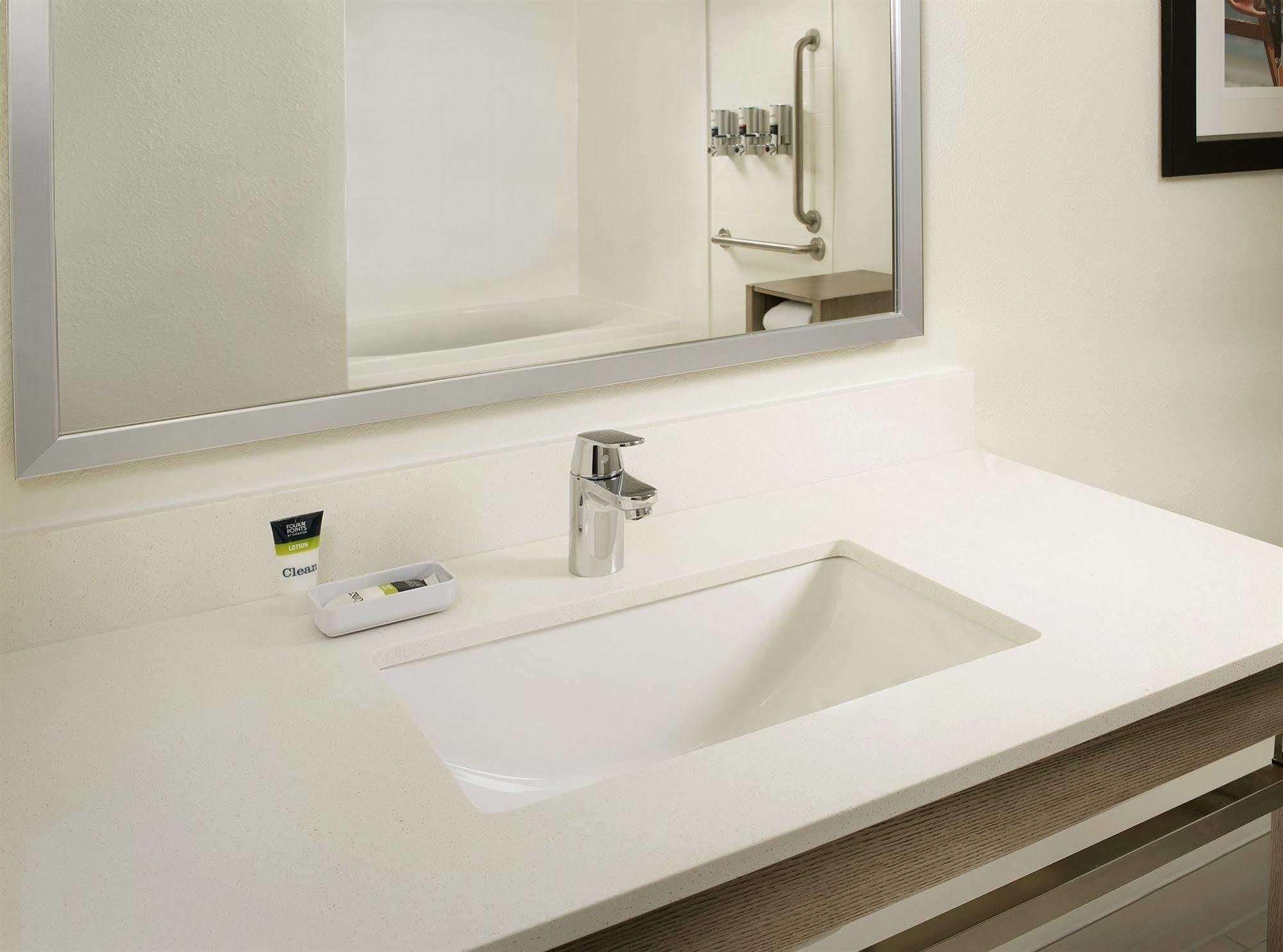 Four Points By Sheraton Jacksonville Beachfront 3*