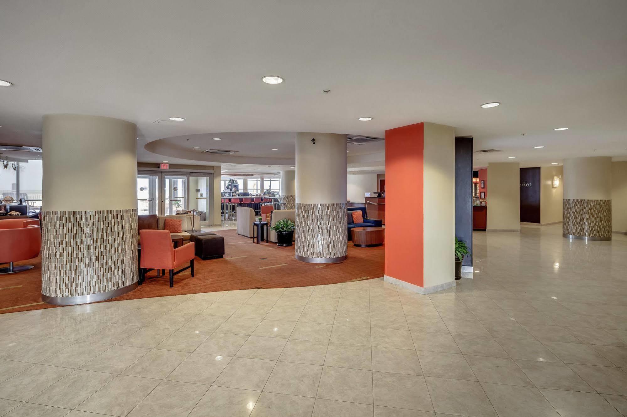 Hotel Courtyard By Marriott Jacksonville Oceanfront 3*